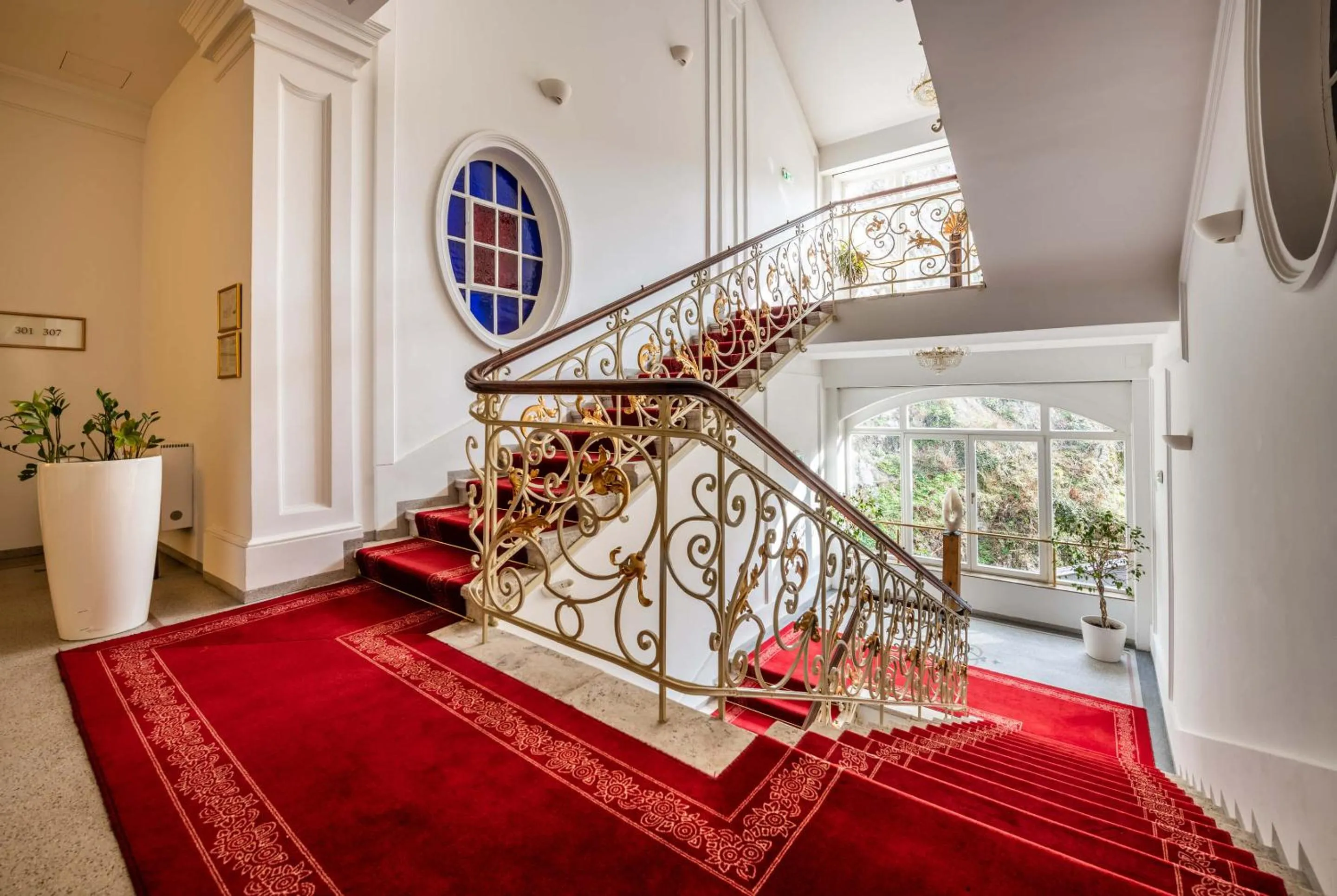 Property building in Hotel Elizabeth