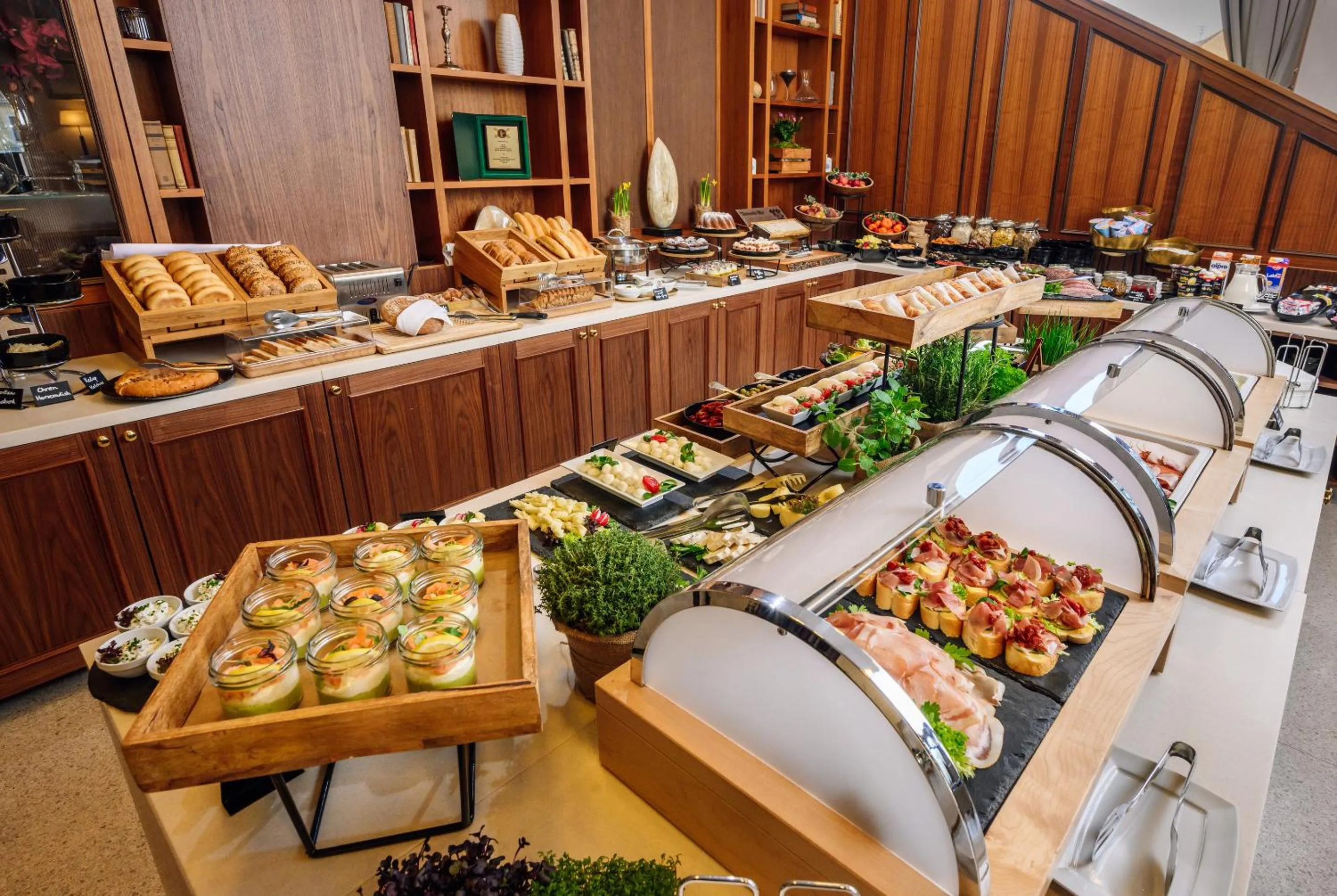 Breakfast in Hotel Elizabeth