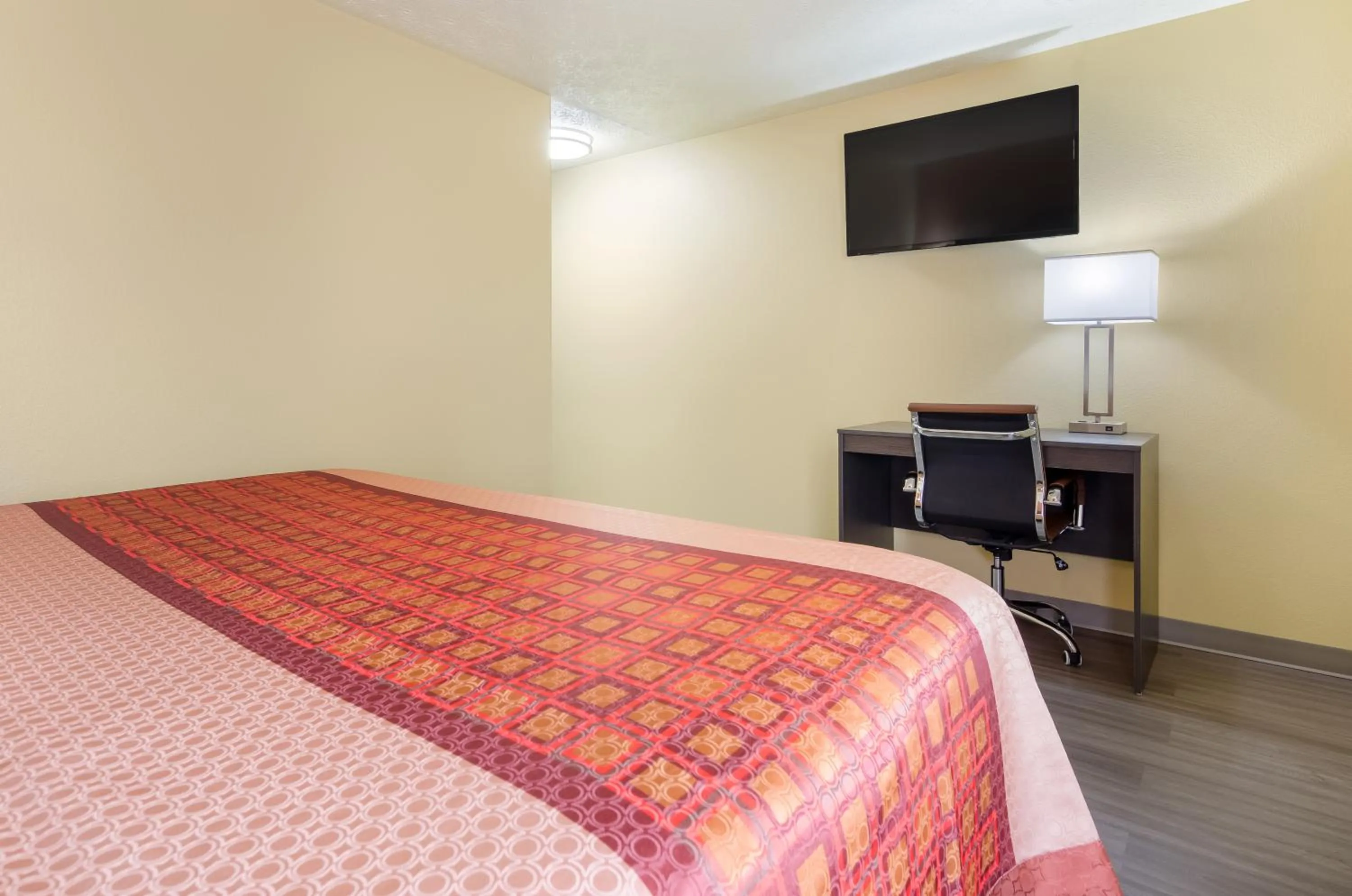 Bed in Americas Best Value Inn & Suites Independence VA