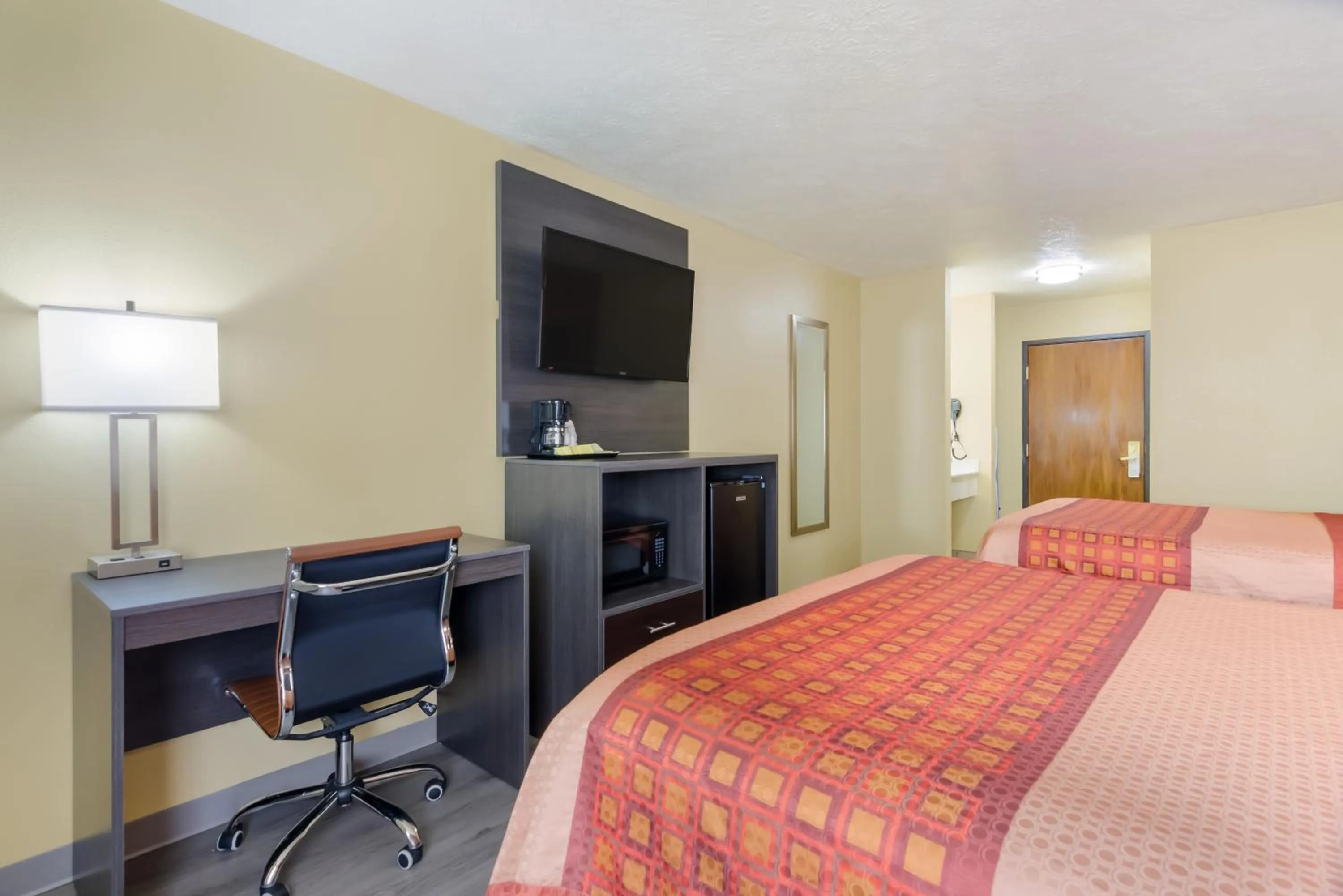 Bed in Americas Best Value Inn & Suites Independence VA