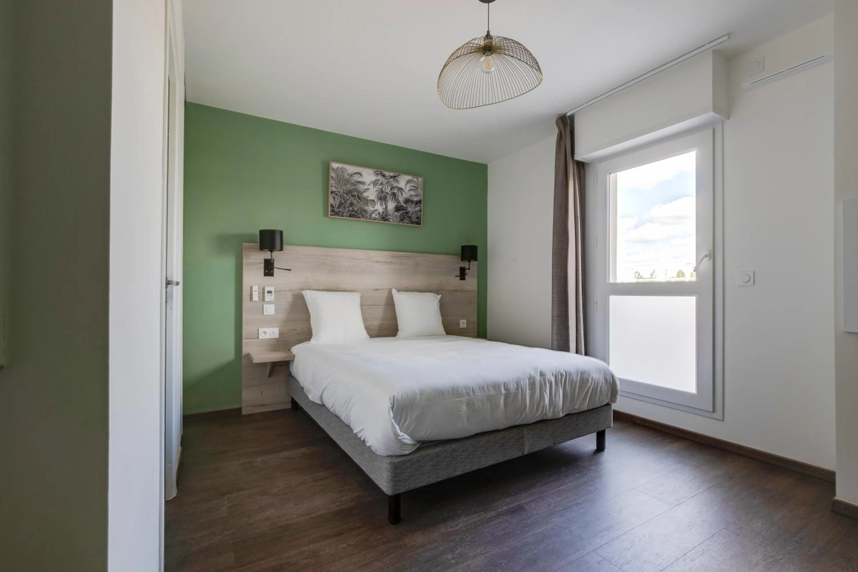 Bed in All Suites Appart Hôtel - Palaiseau - Massy TGV