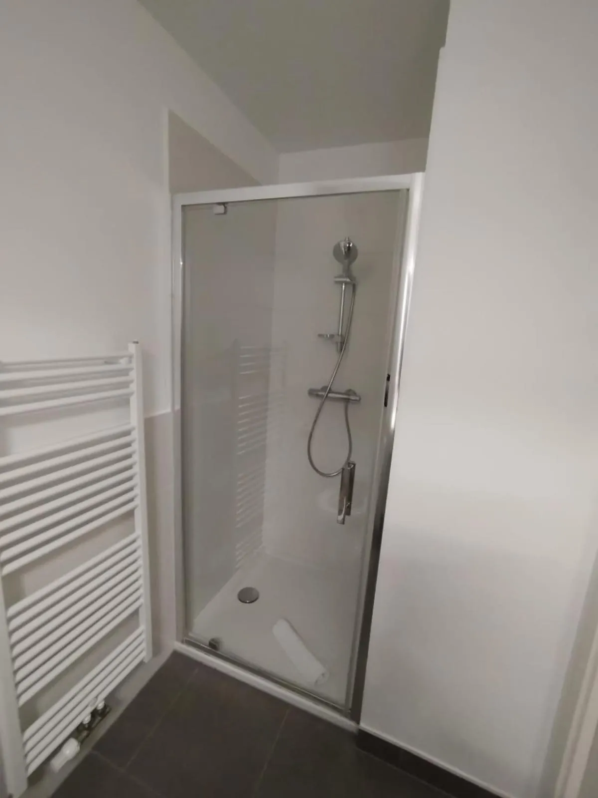 Bathroom in All Suites Appart Hôtel - Palaiseau - Massy TGV