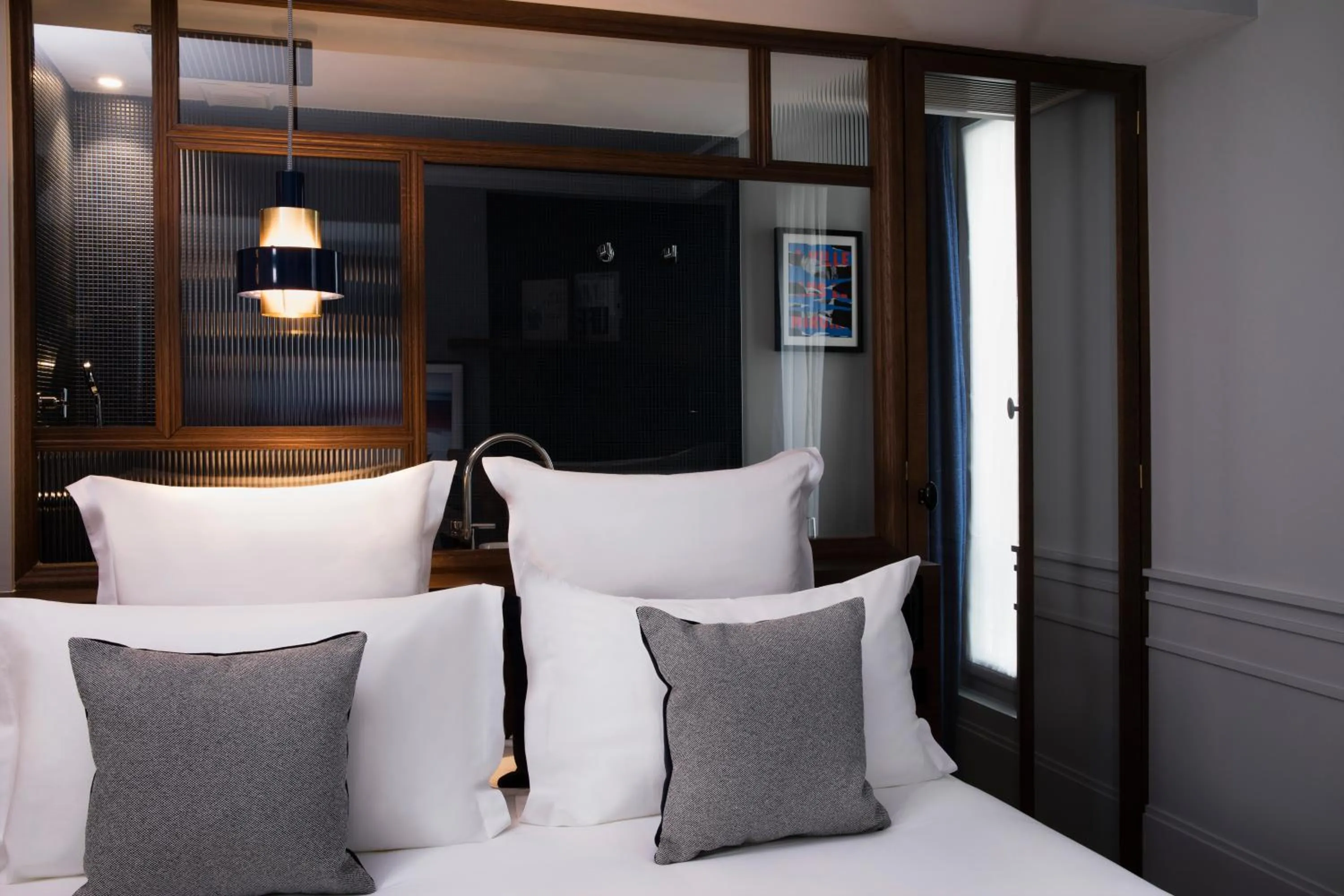 Bed in Hotel Flanelles Paris