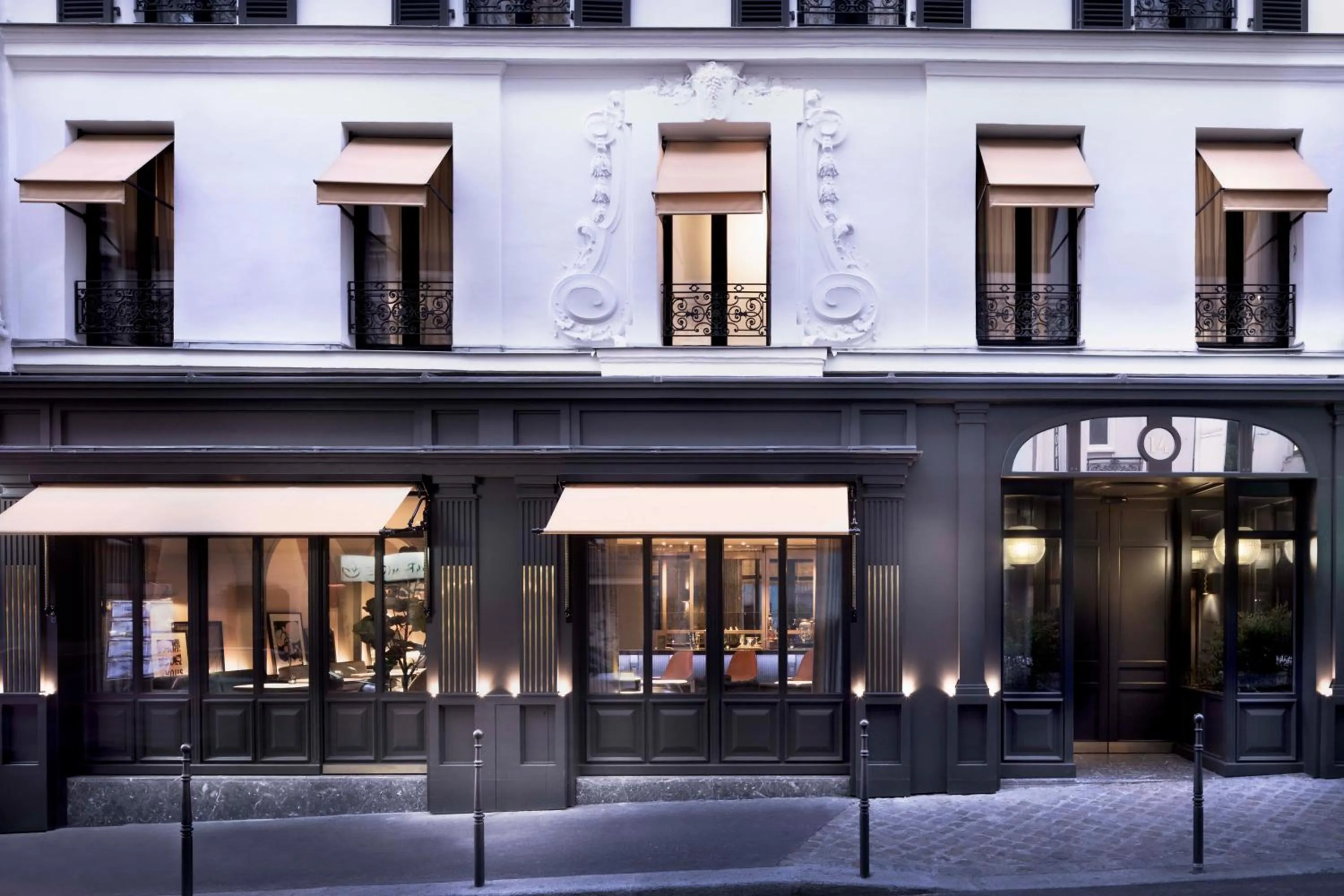 Property building in Maison ELLE Paris