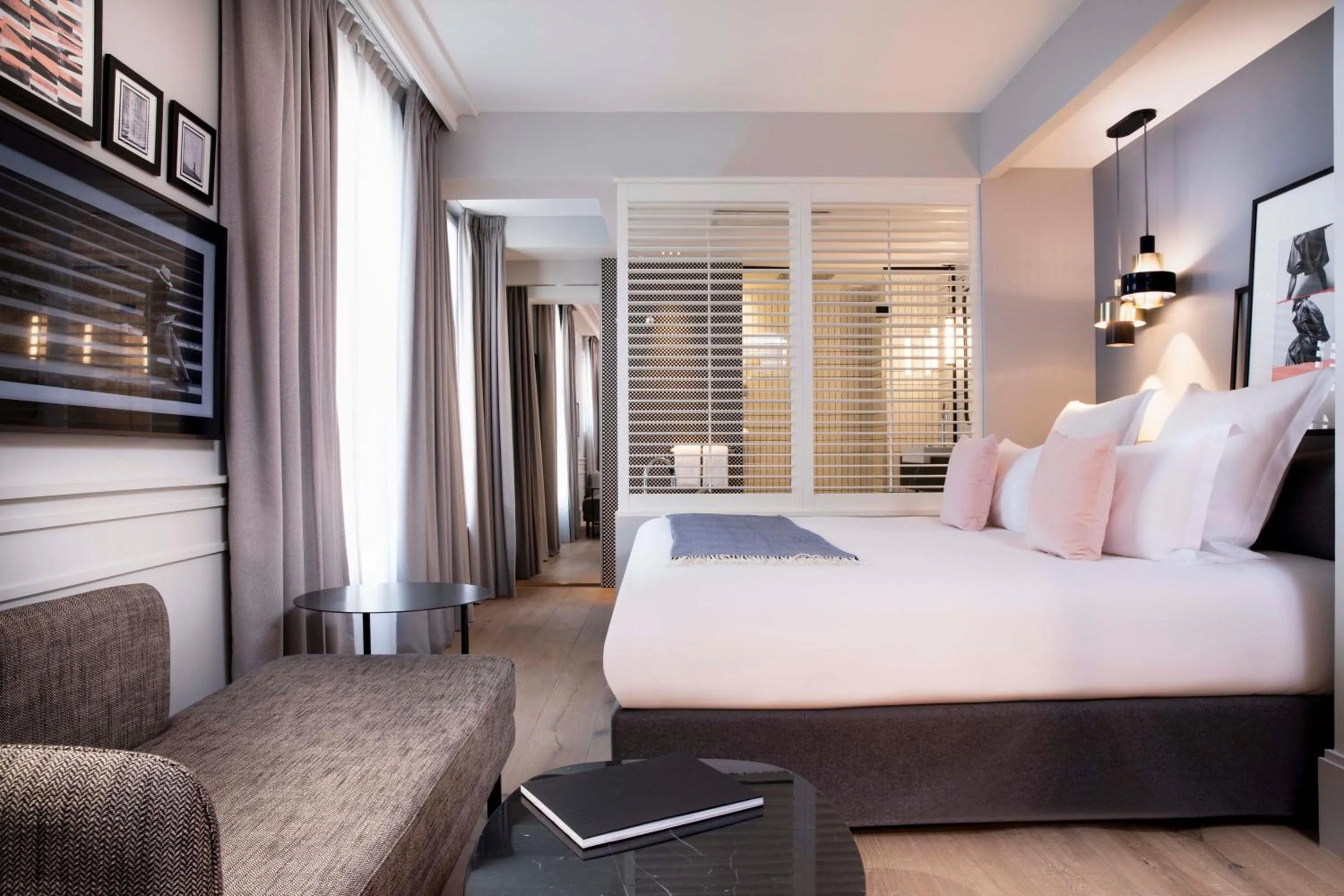 Bed in Hotel Flanelles Paris