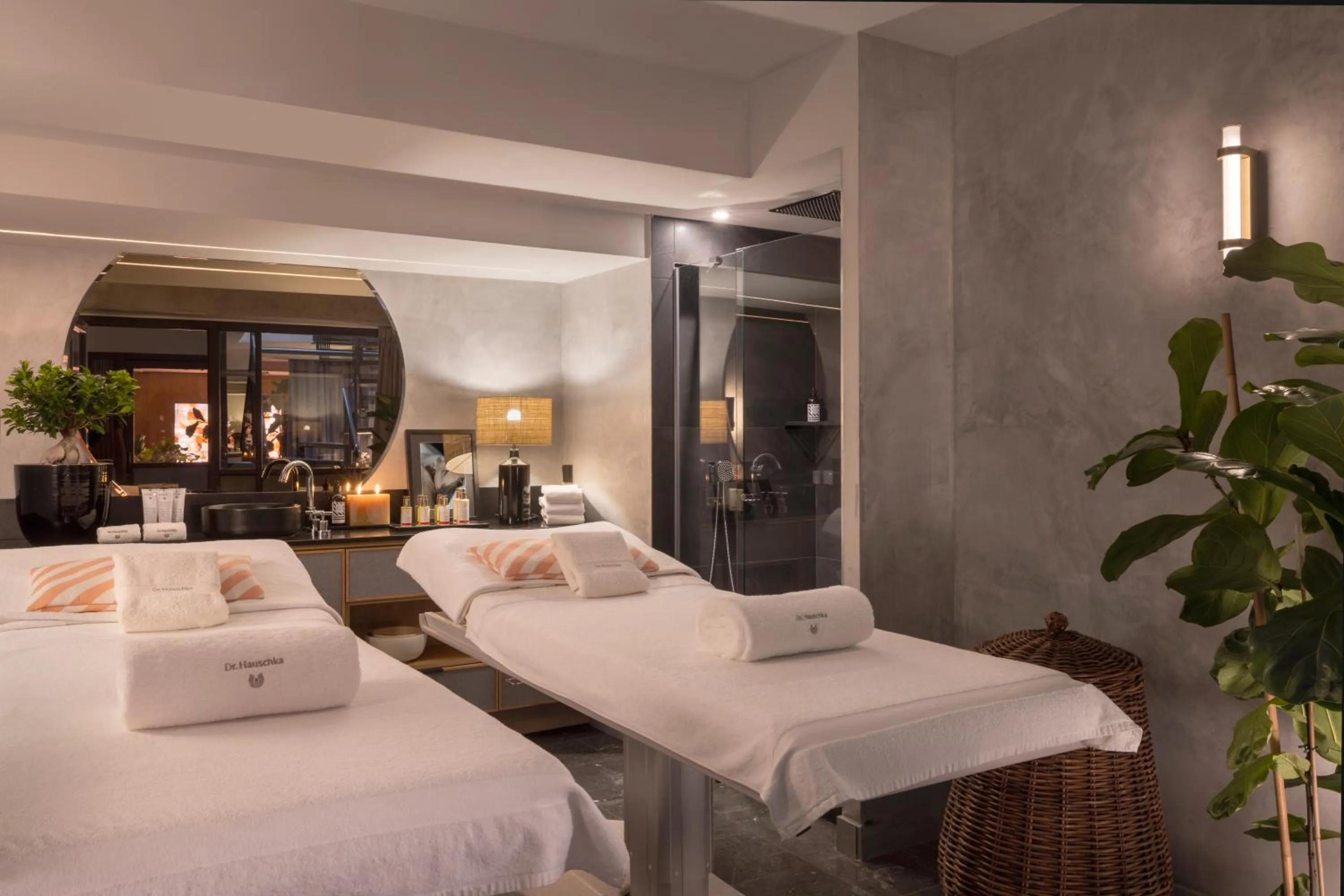 Spa and wellness centre/facilities, Bed in Maison ELLE Paris