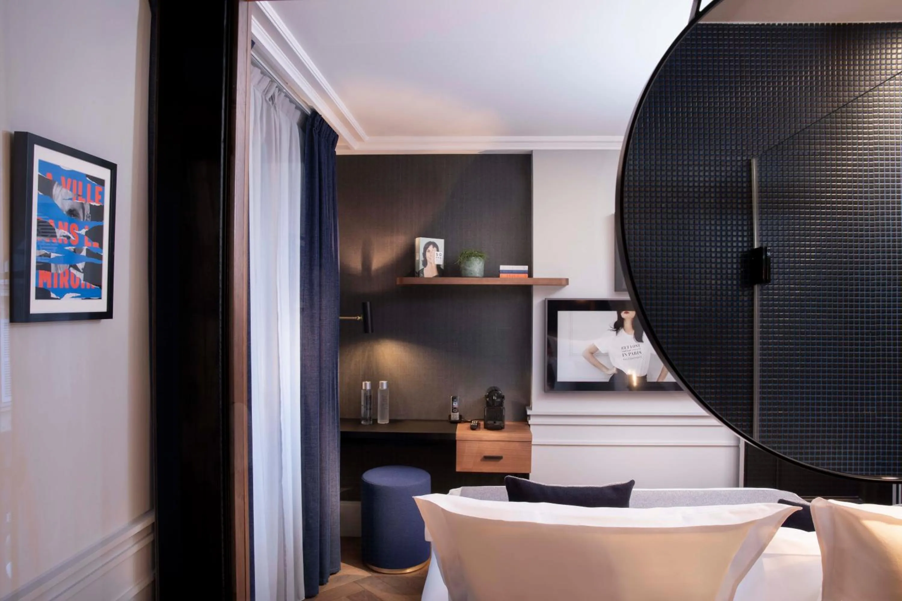 Bedroom in Hotel Flanelles Paris