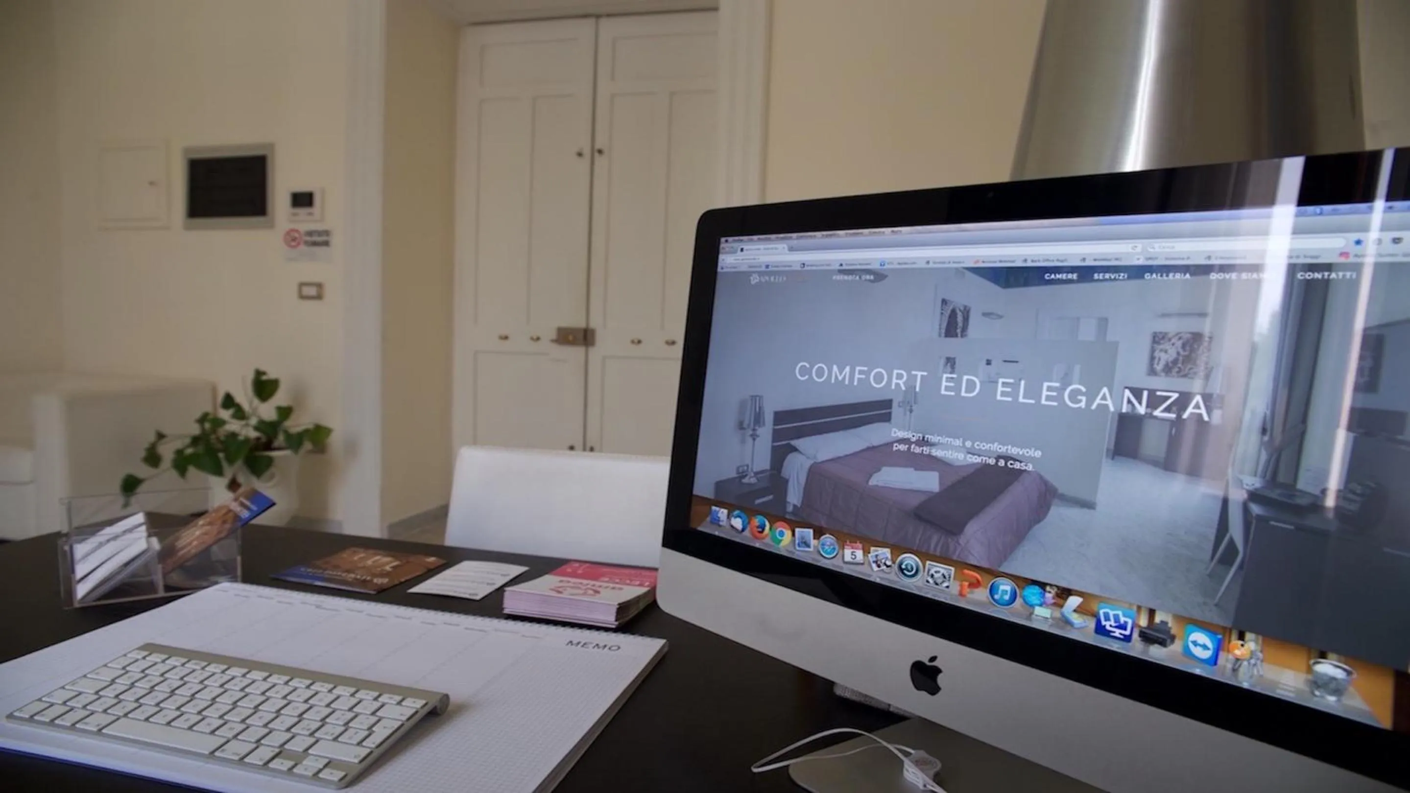Lobby or reception, Bed in Apollo Suites