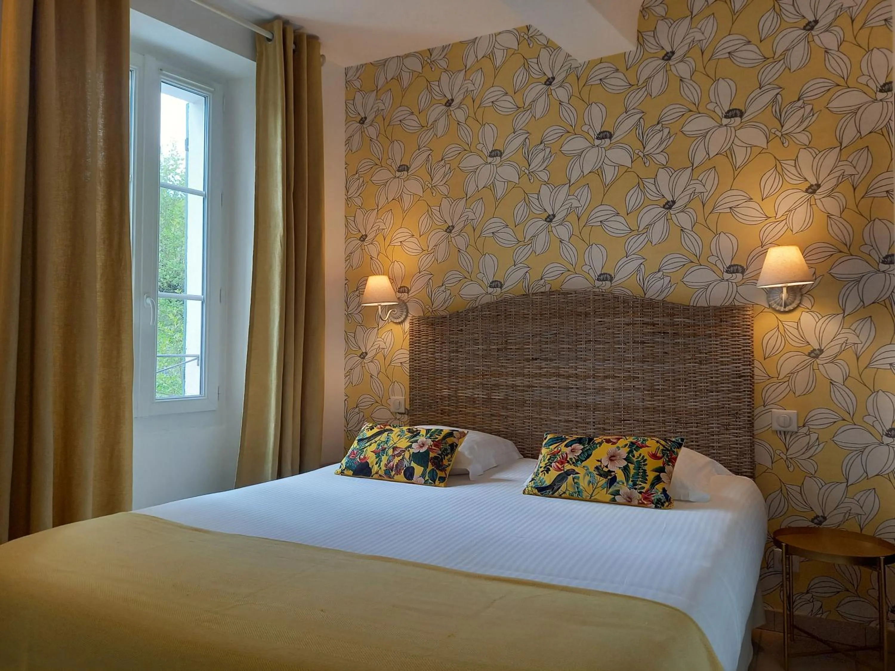 Bed in Hôtel Restaurant Notre Dame