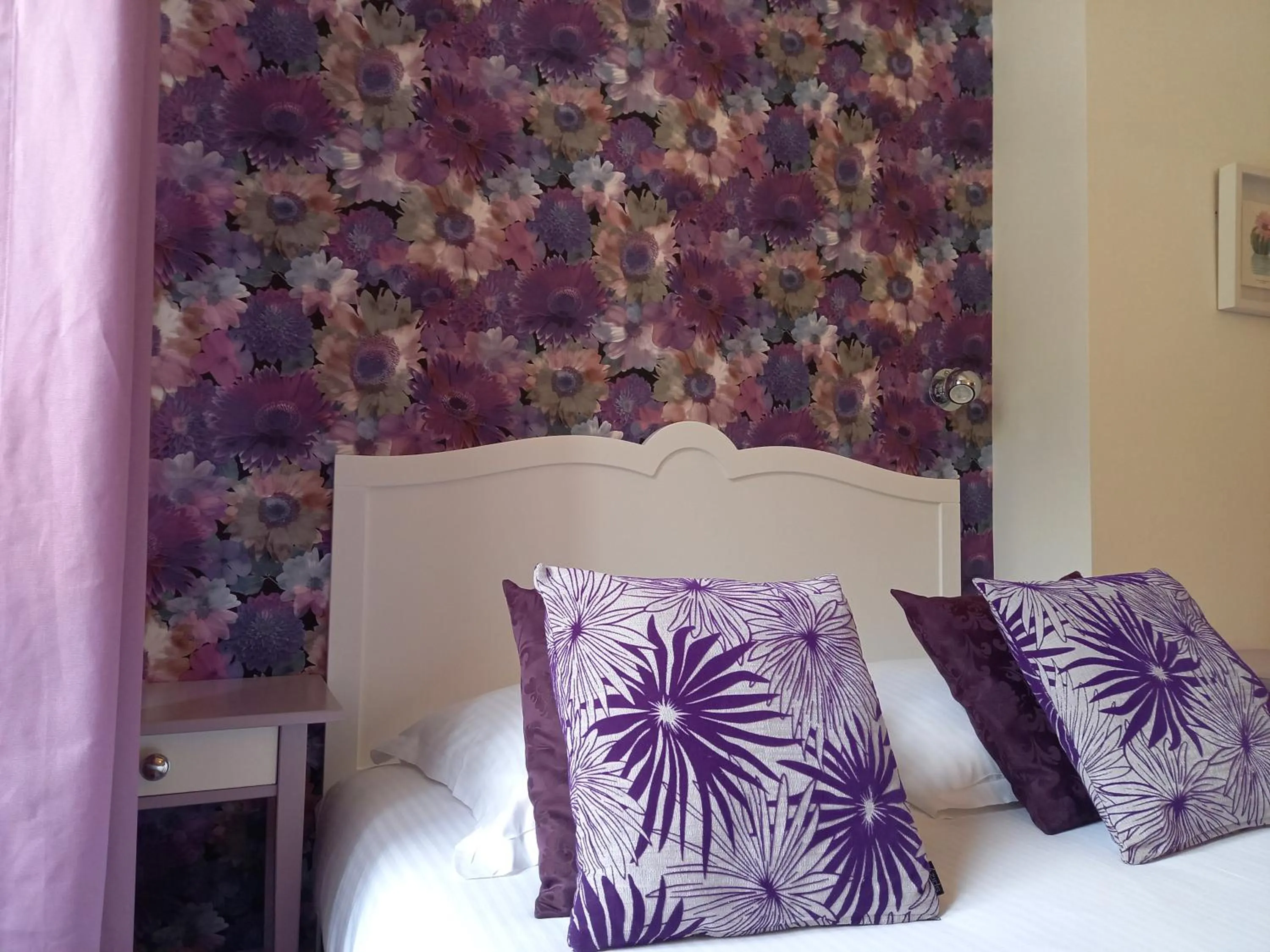 Bed in Hôtel Restaurant Notre Dame