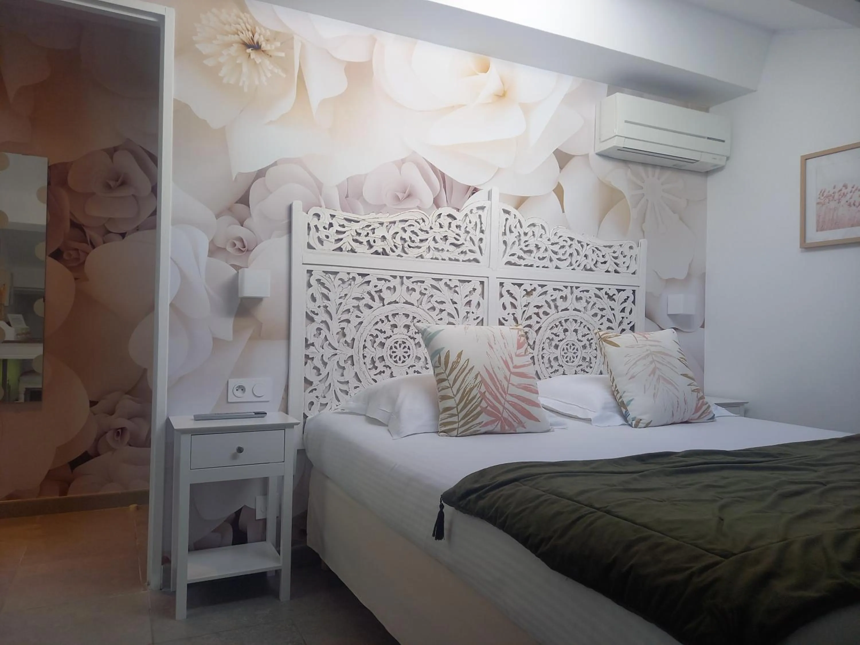 Bedroom, Bed in Hôtel Restaurant Notre Dame