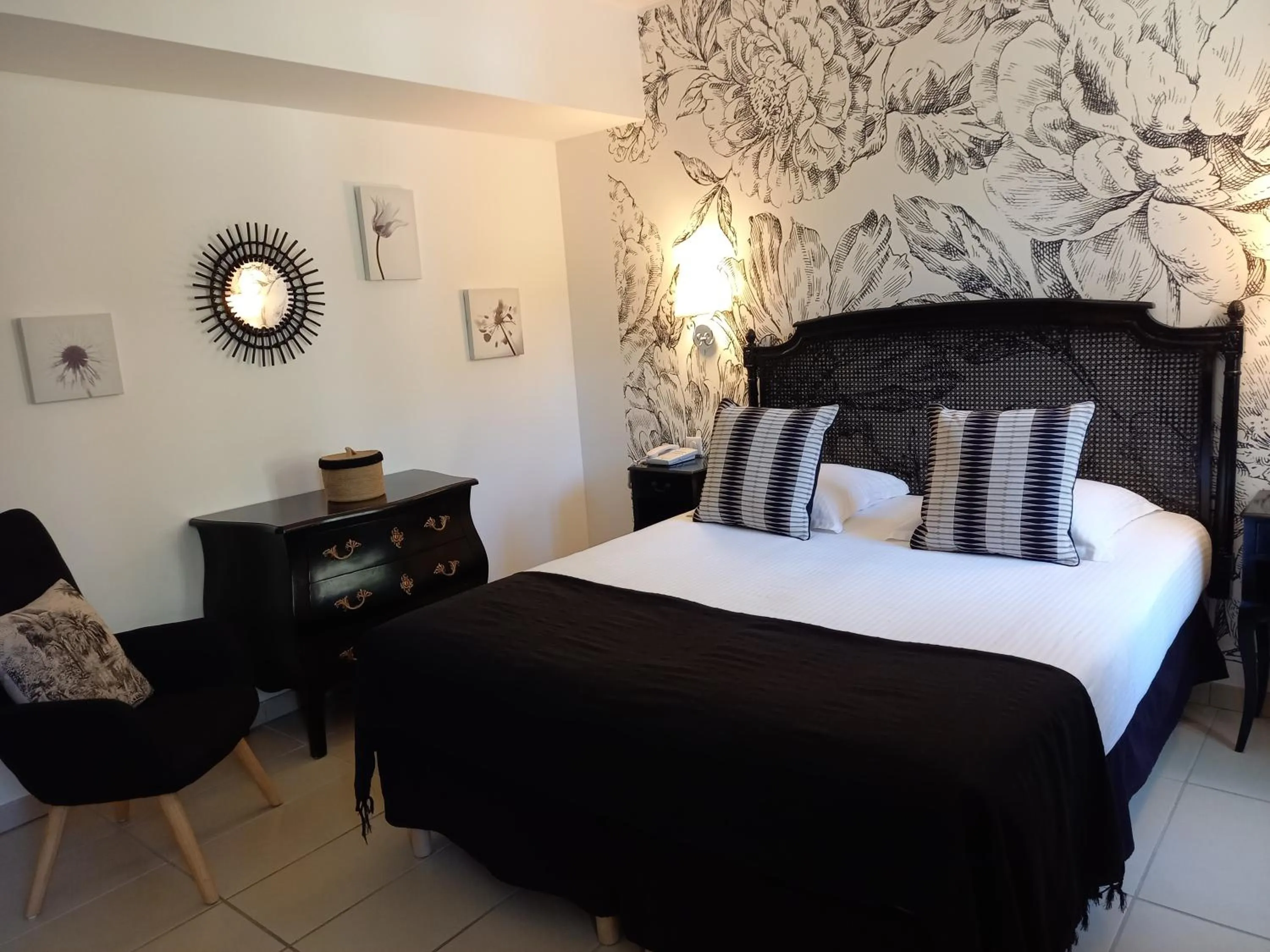 Bedroom, Bed in Hôtel Restaurant Notre Dame