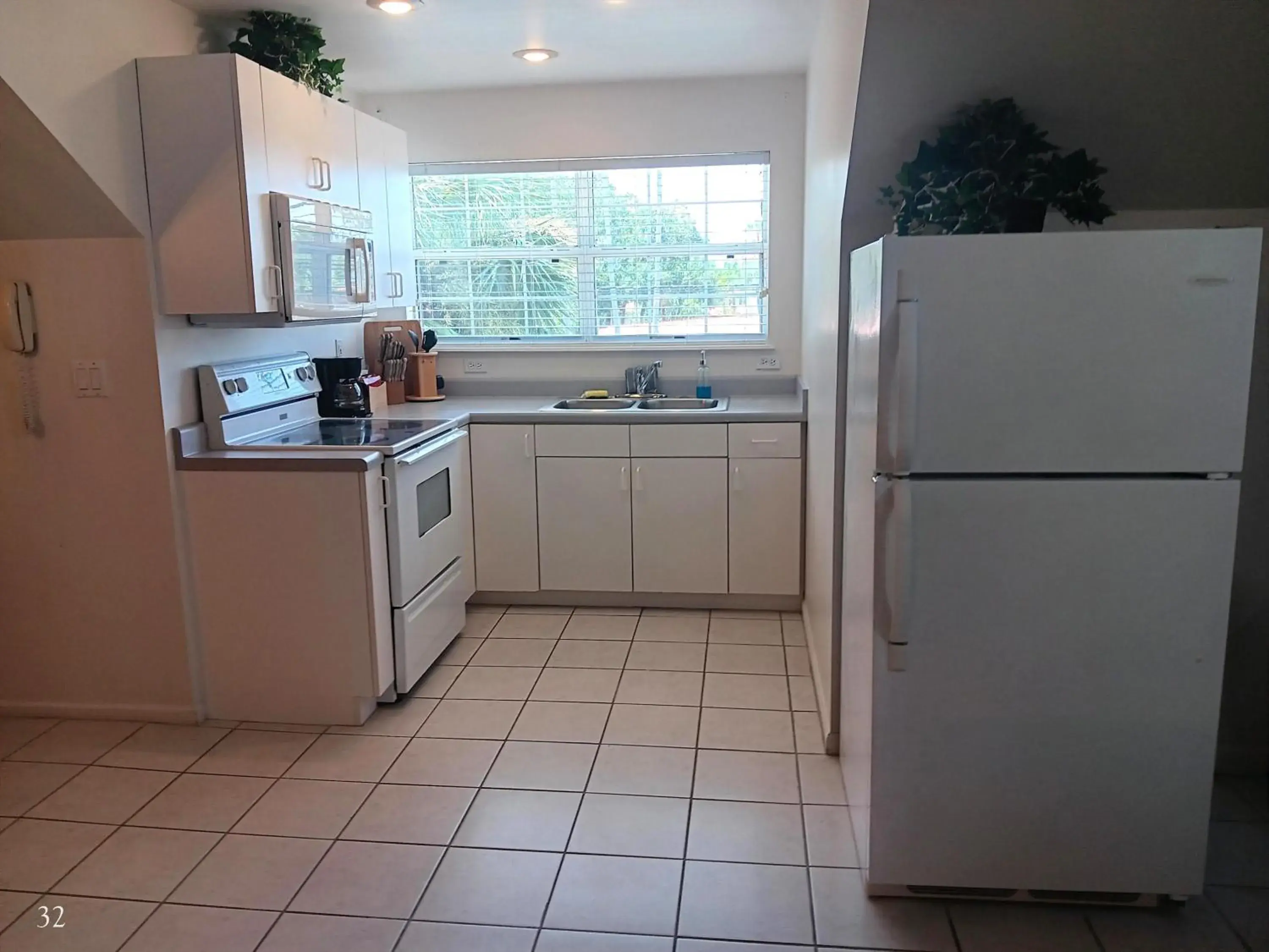 The Cozy Inn The Cozy Inn