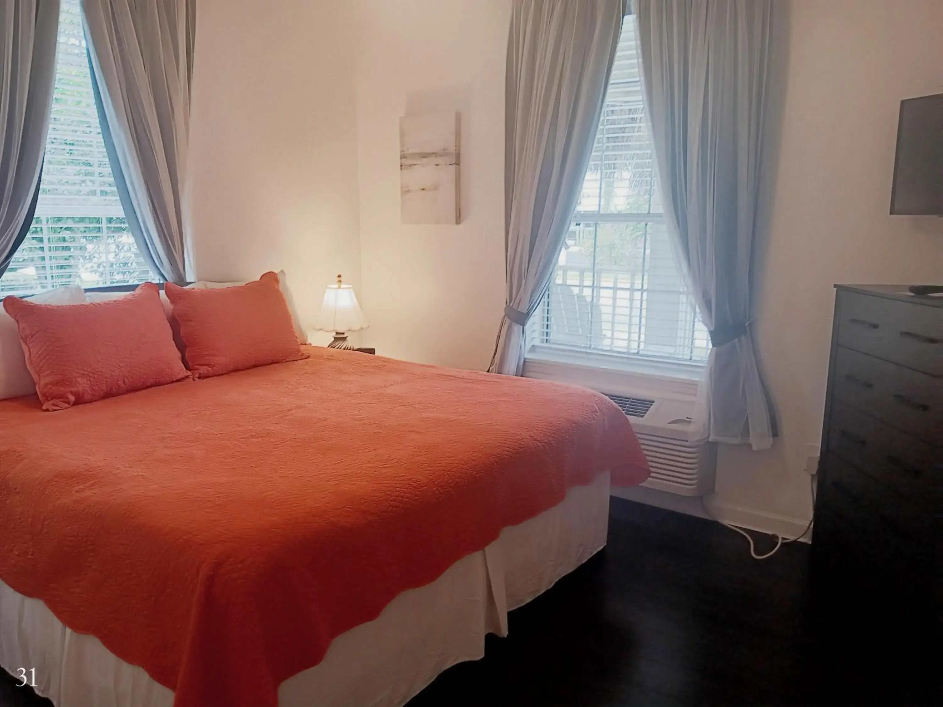 Bed in The Cozy Inn Bed in The Cozy Inn