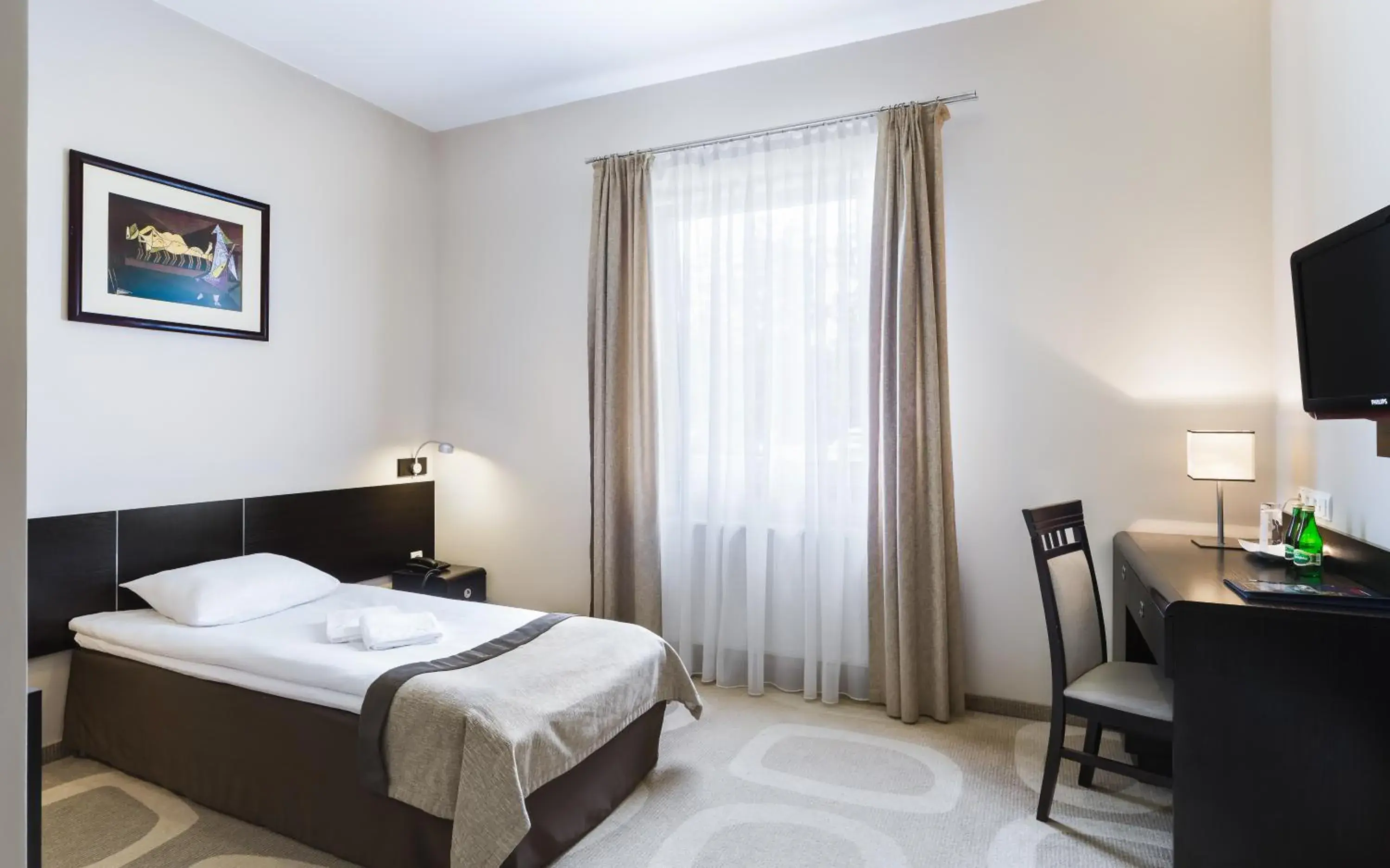 Photo of the whole room, Bed in Hotel Picaro Żarska Wieś Północ A4 kierunek Niemcy Photo of the whole room, Bed in Hotel Picaro Żarska Wieś Północ A4 kierunek Niemcy