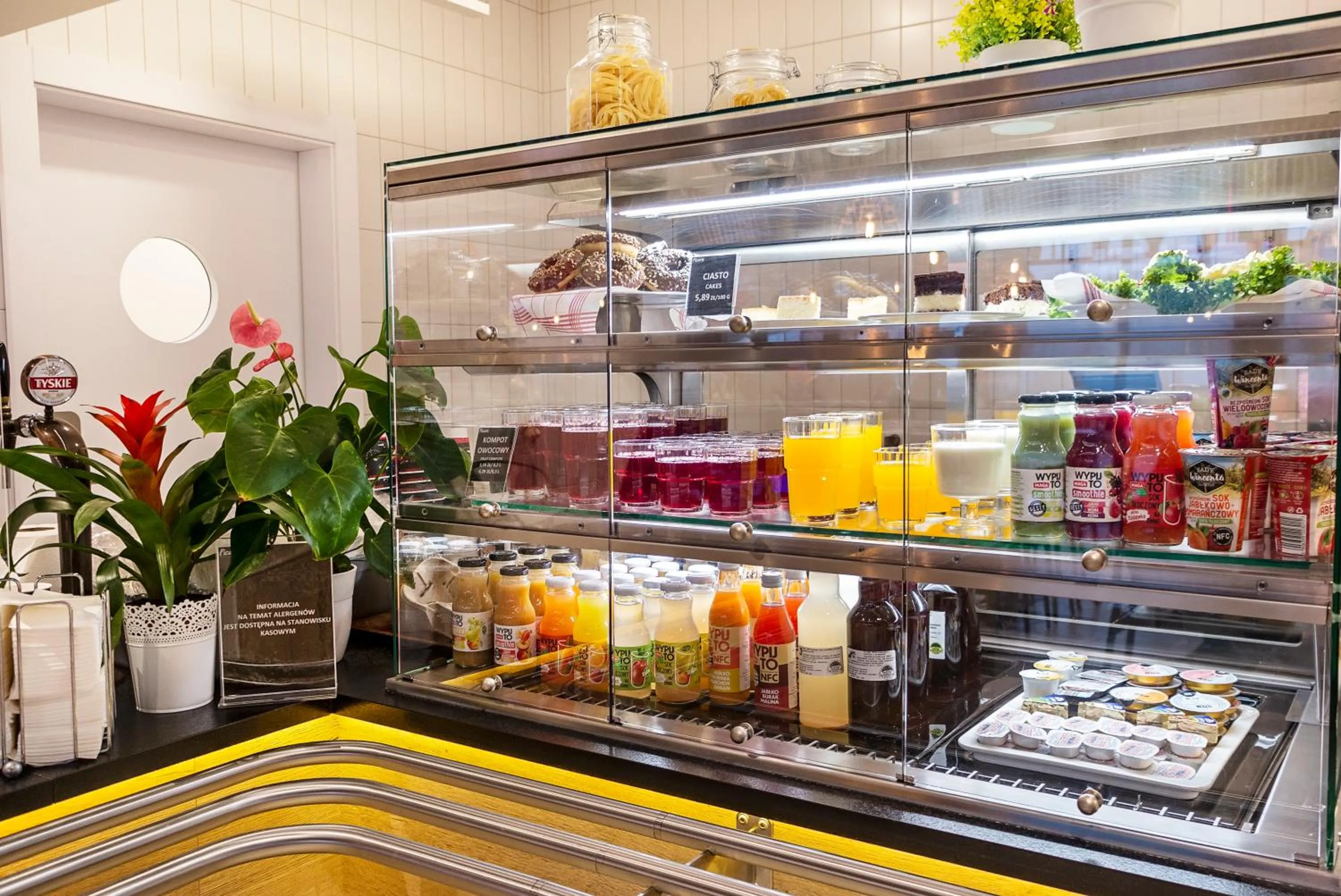 Breakfast in Hotel Picaro Żarska Wieś Północ A4 kierunek Niemcy