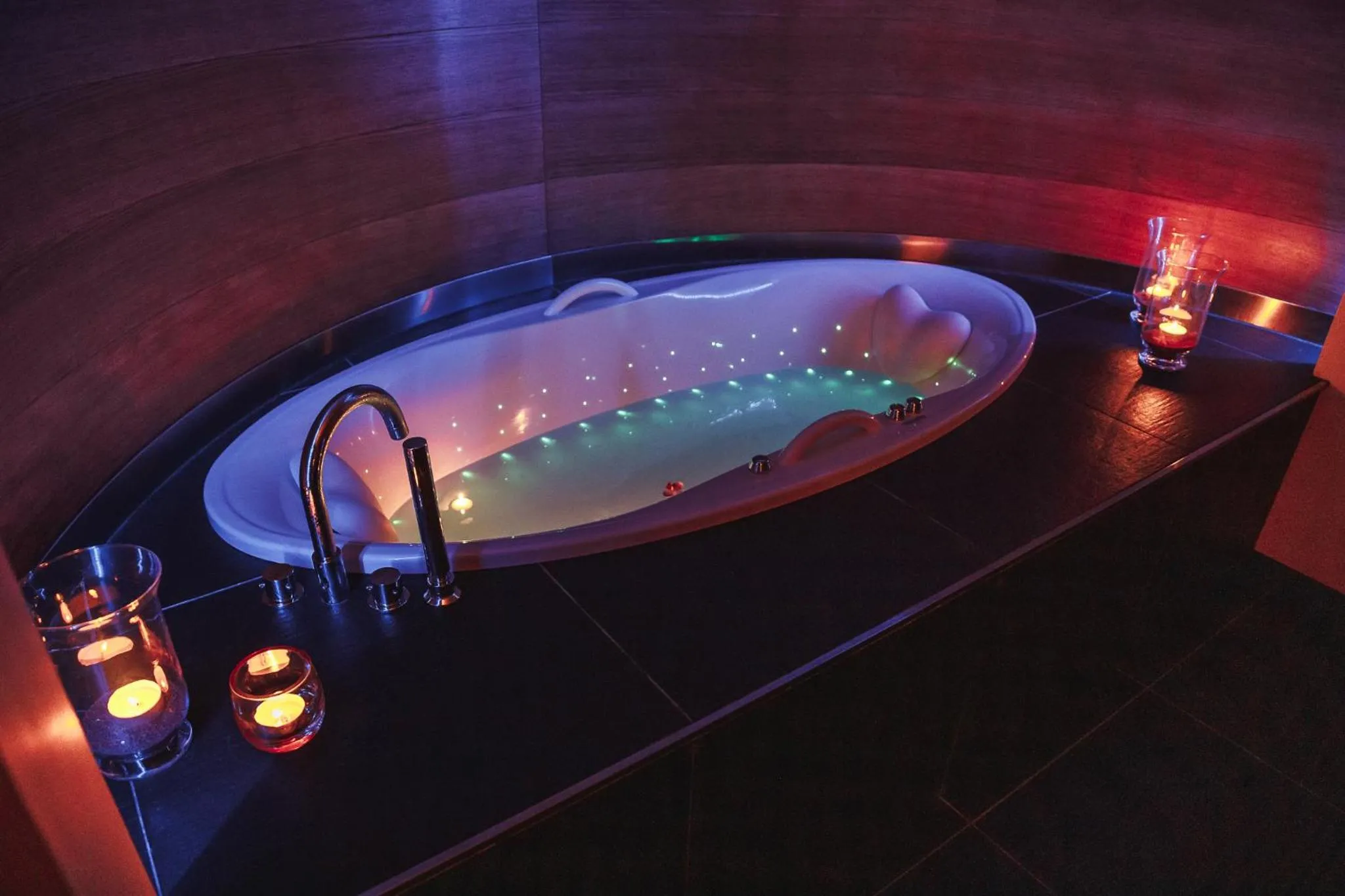 Hot Tub in Sayonara Nature & Wellness Hotel