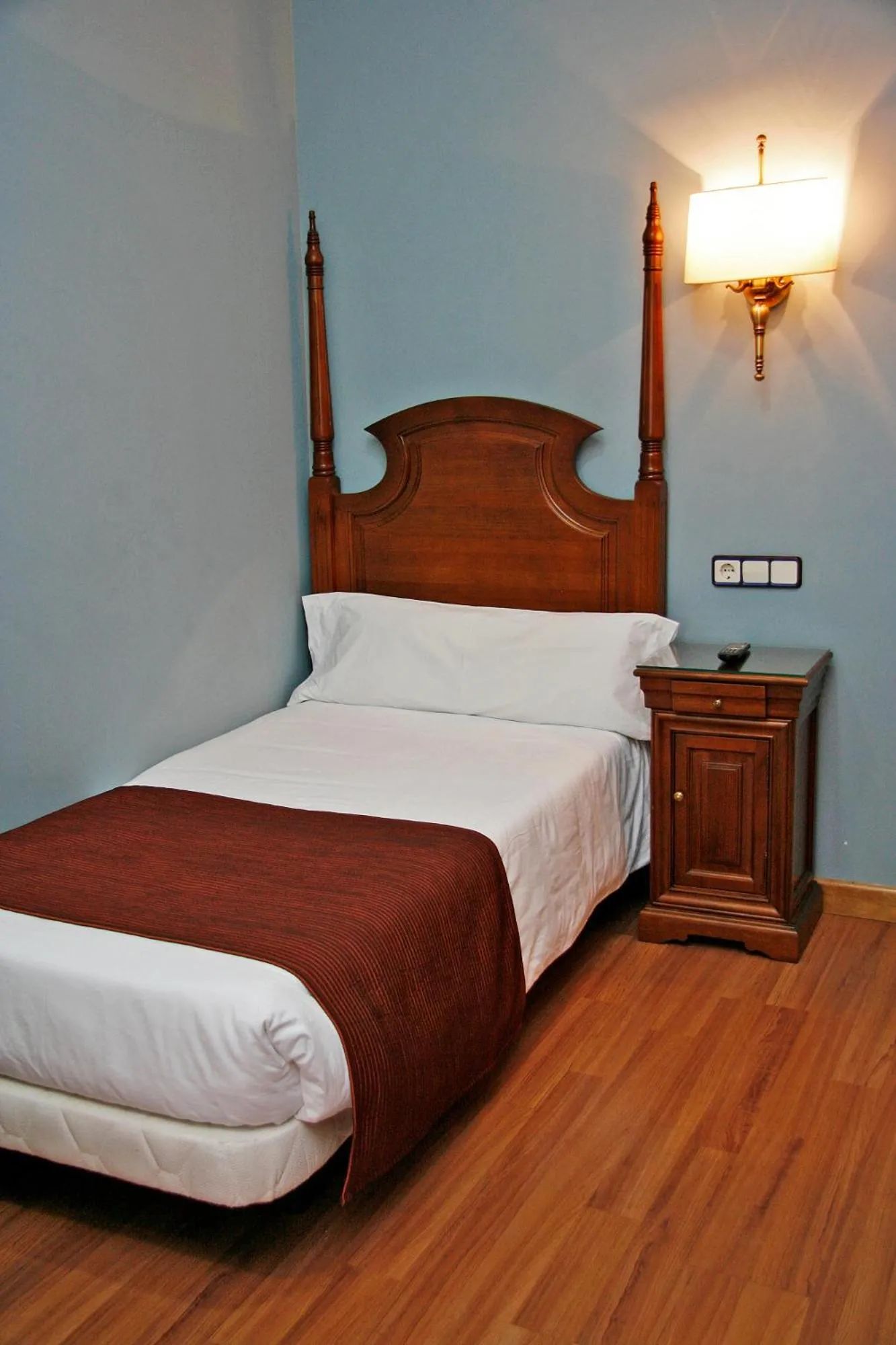 Photo of the whole room, Bed in Hostal Victoria II