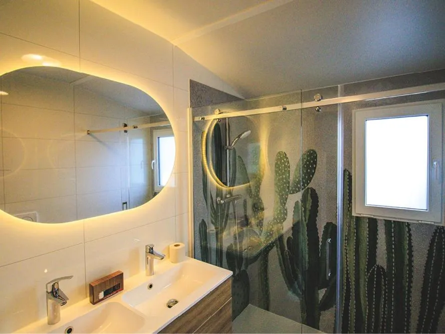 Four-Bedroom Deluxe Apartment in Vakantiepark Slagharen