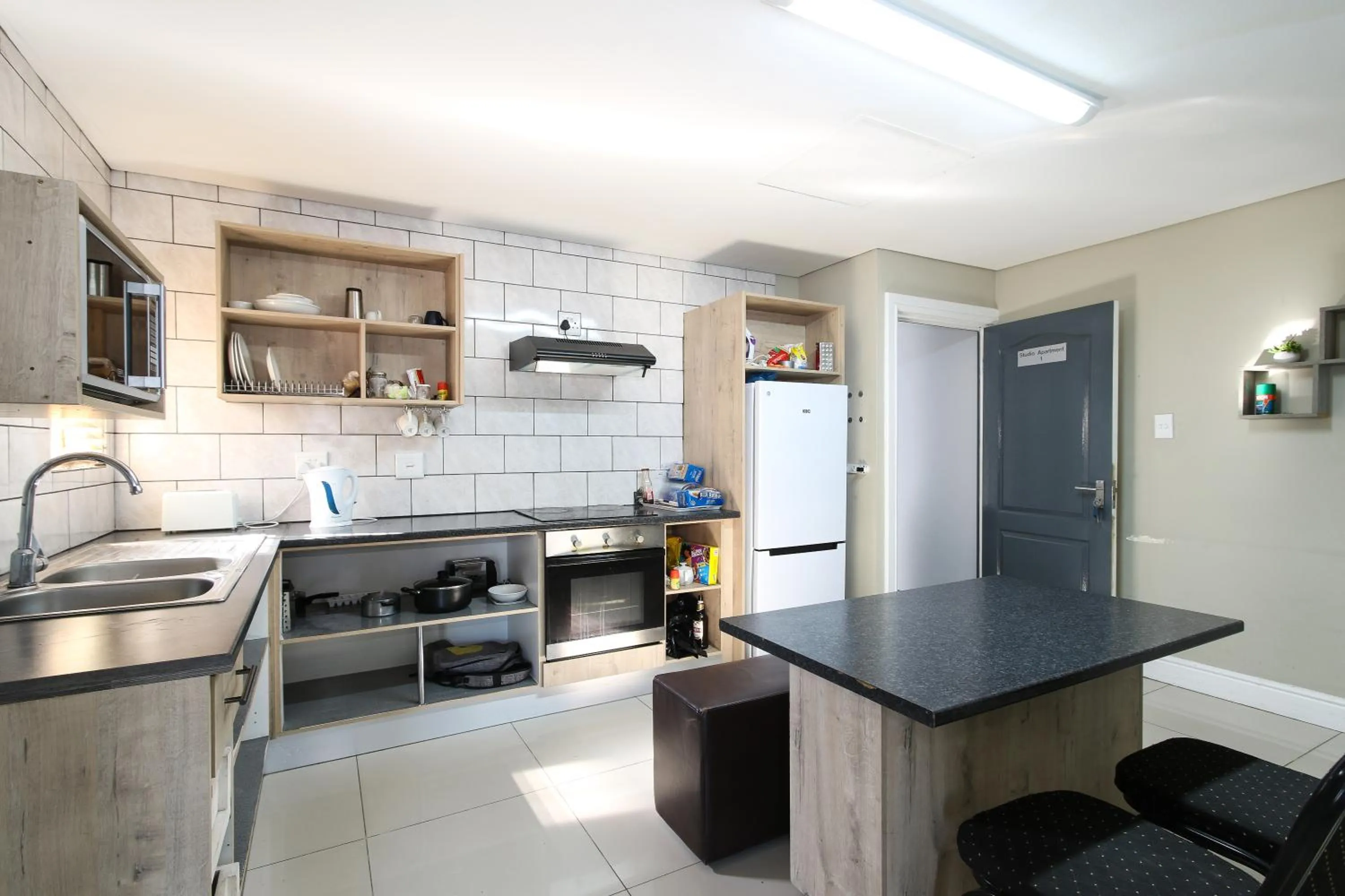 Kitchen or kitchenette in Camdene Guesthouse