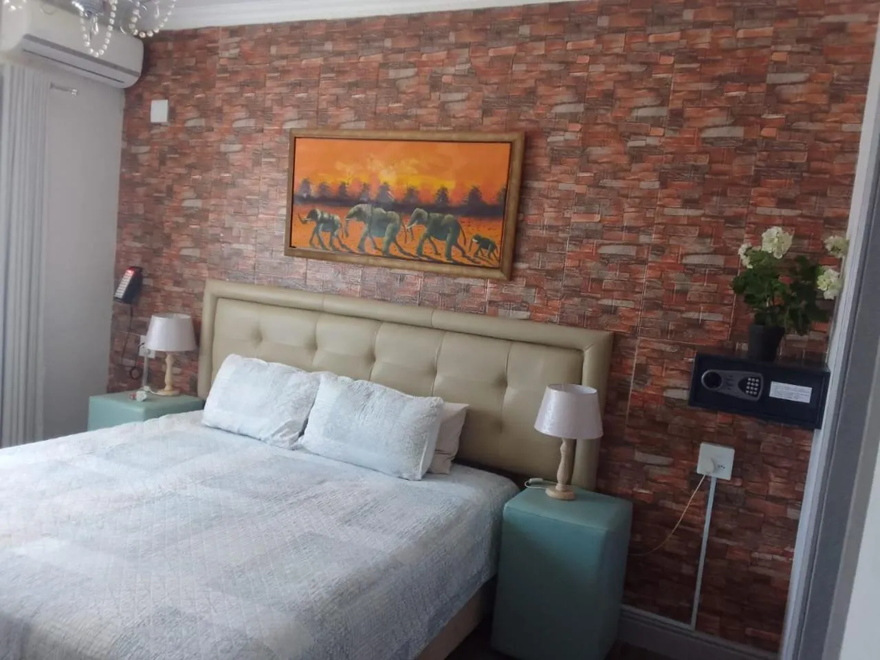 Photo of the whole room in Camdene Guesthouse