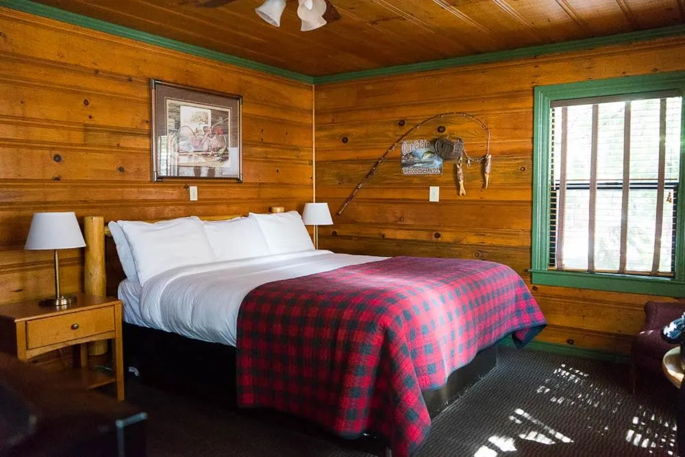 Bed in Shaver Lake Village Hotel