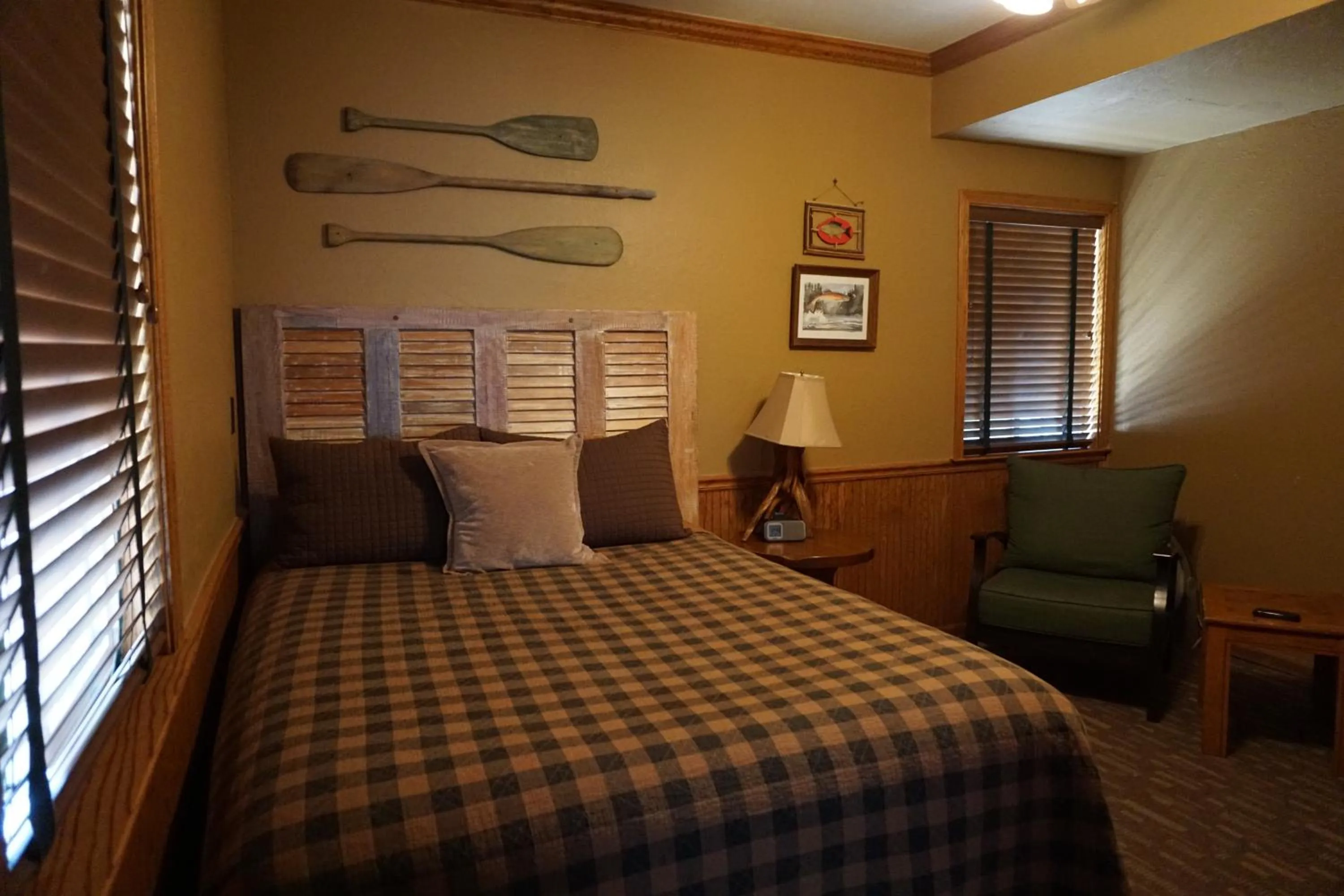 Bed in Shaver Lake Village Hotel