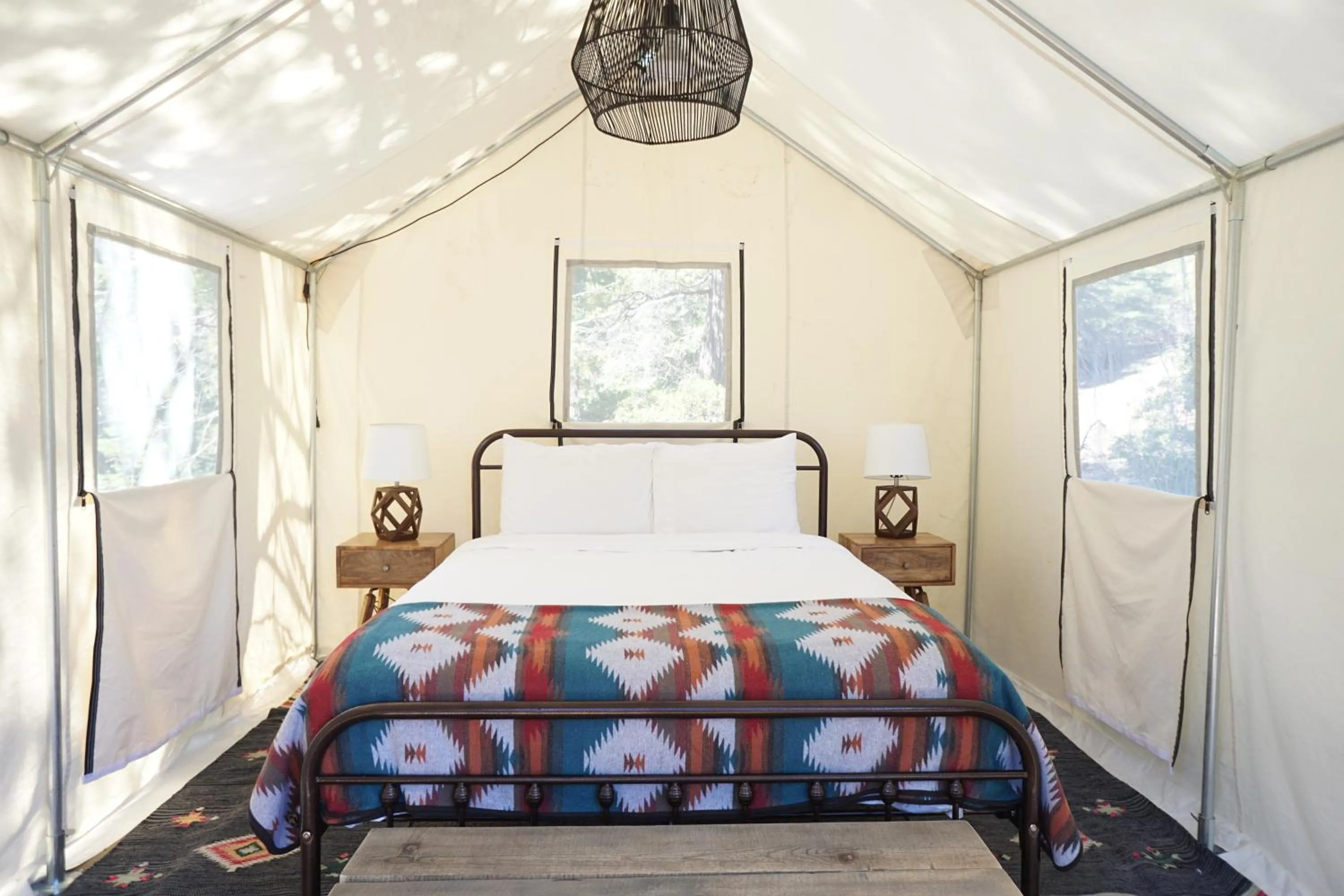 Bed in Shaver Lake Village Hotel