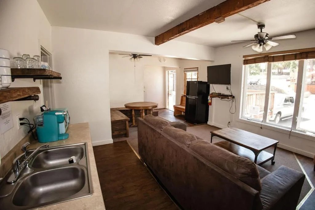 Kitchen or kitchenette in Shaver Lake Village Hotel