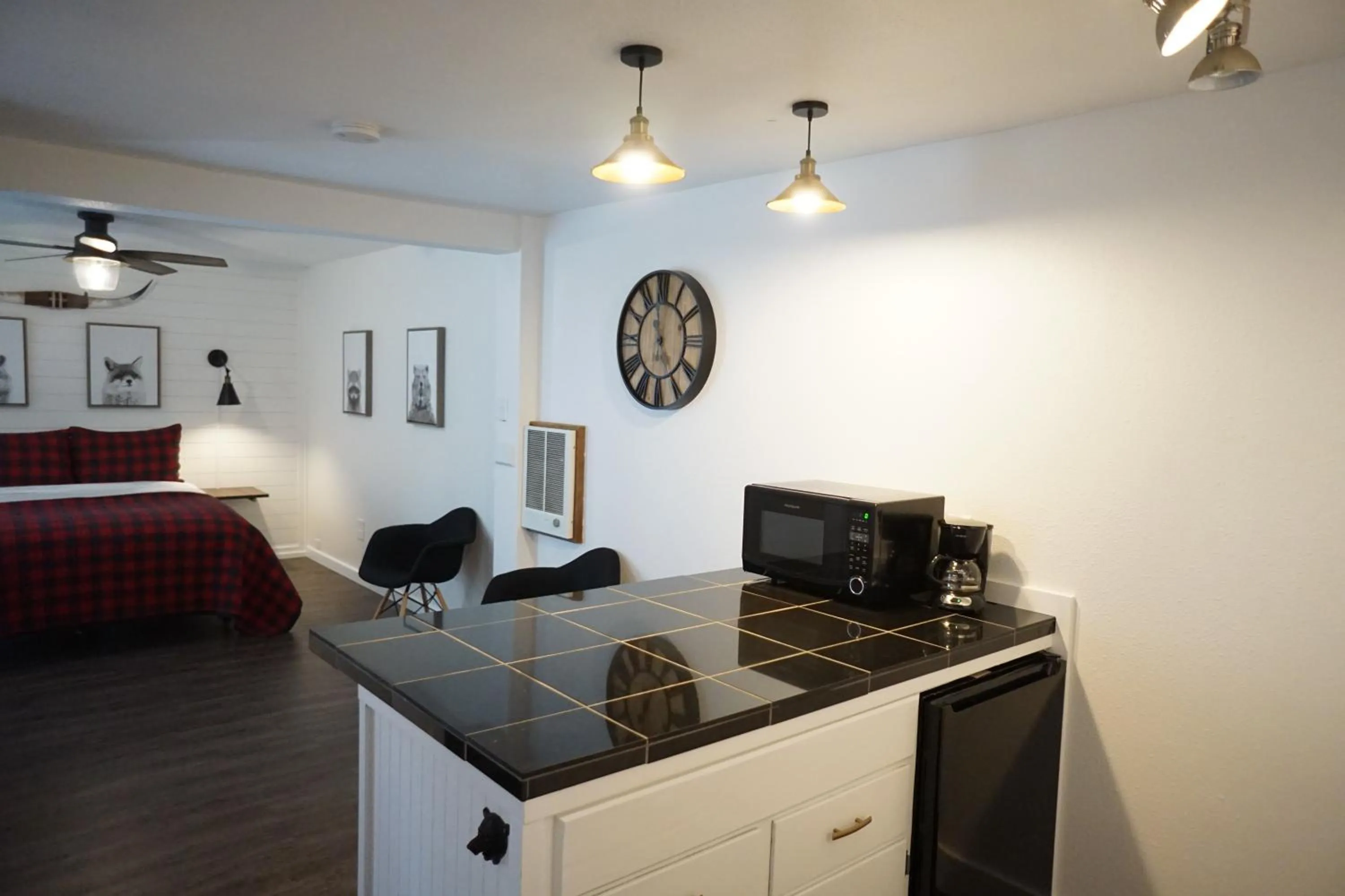 Shaver Lake Village Hotel