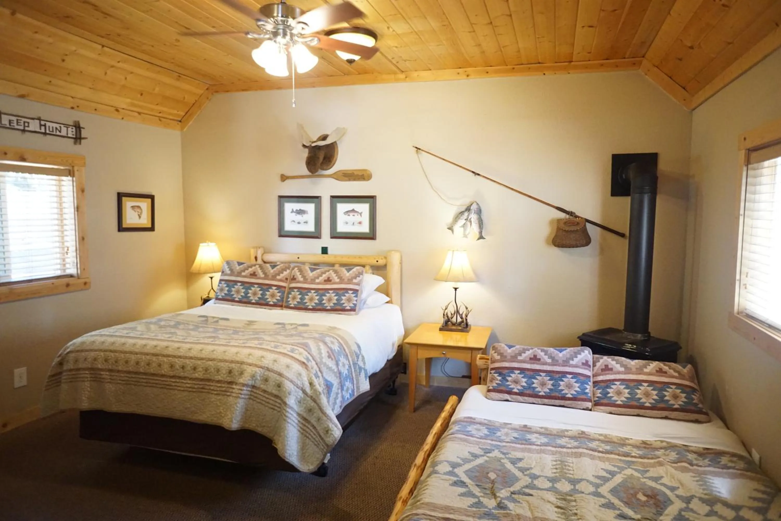 Bed in Shaver Lake Village Hotel