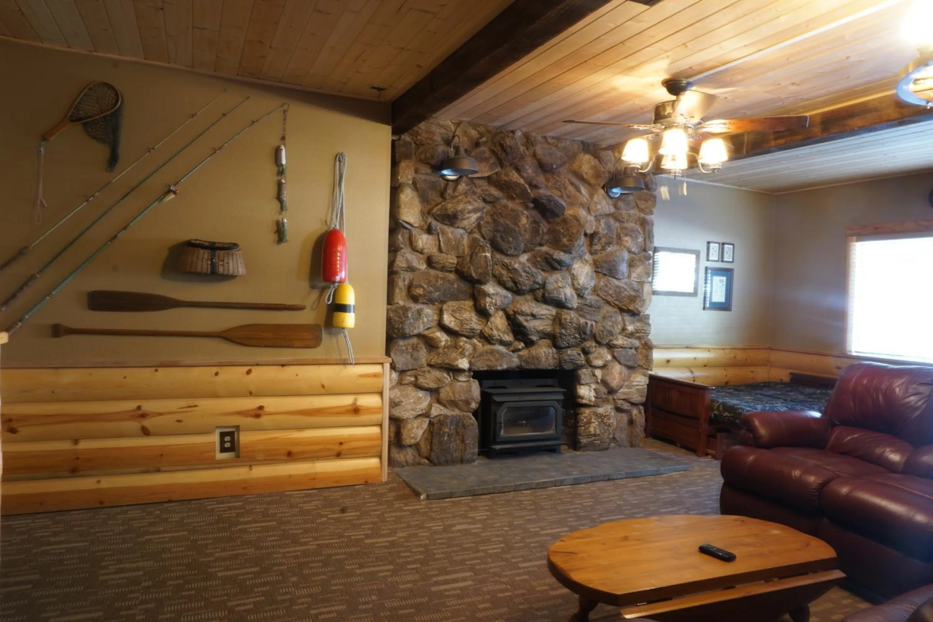 Shaver Lake Village Hotel