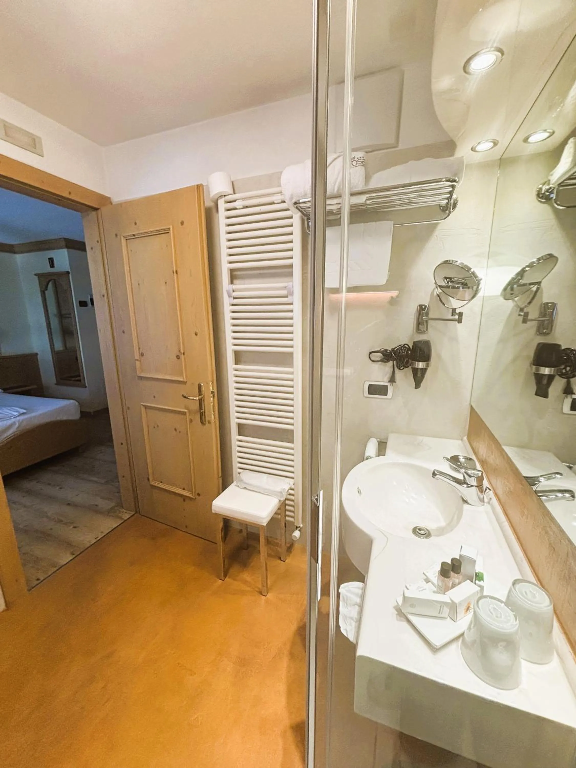 Bathroom in Hotel Crosal