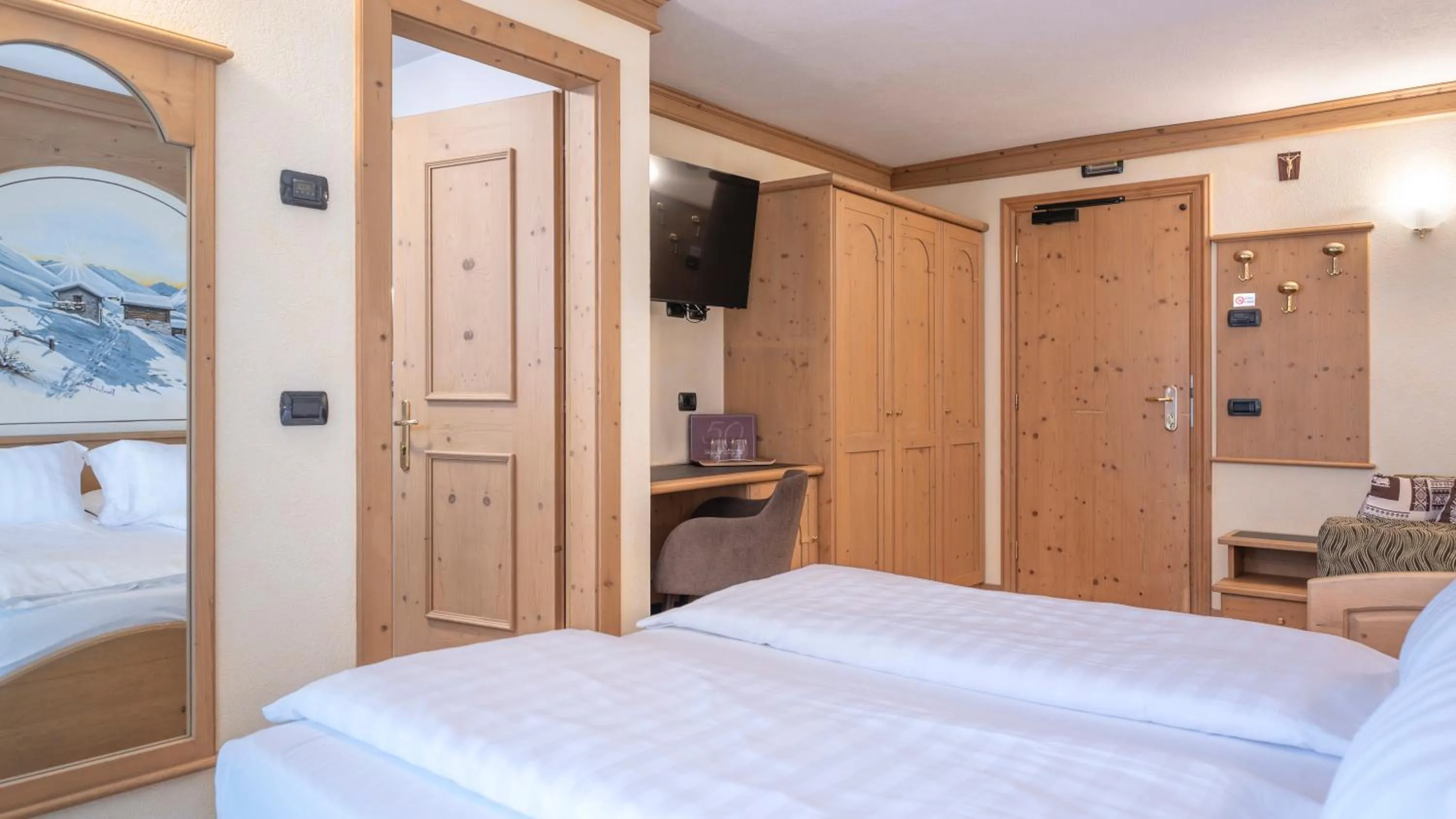 Bedroom, Bed in Hotel Crosal