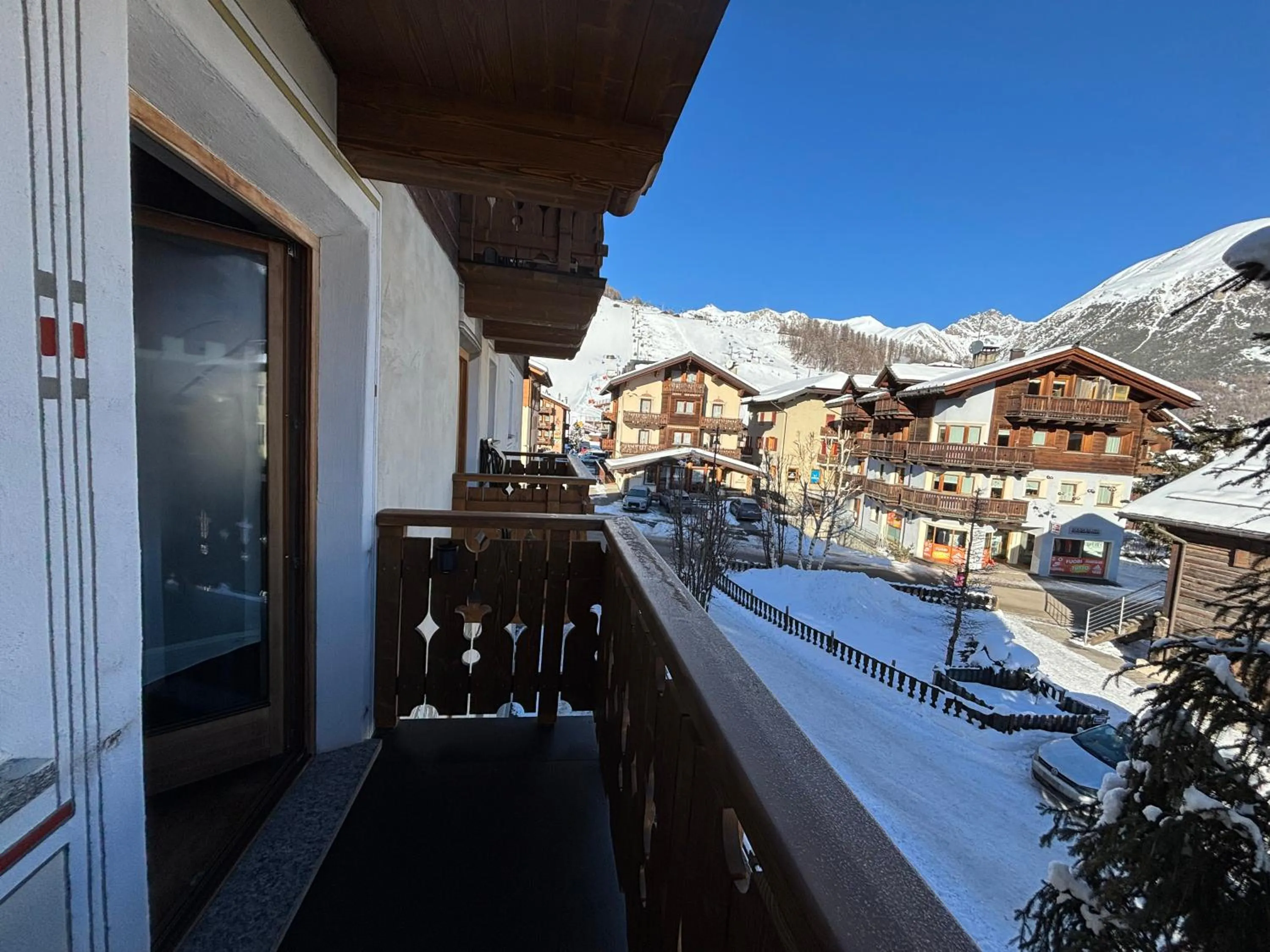 Balcony/Terrace in Hotel Crosal