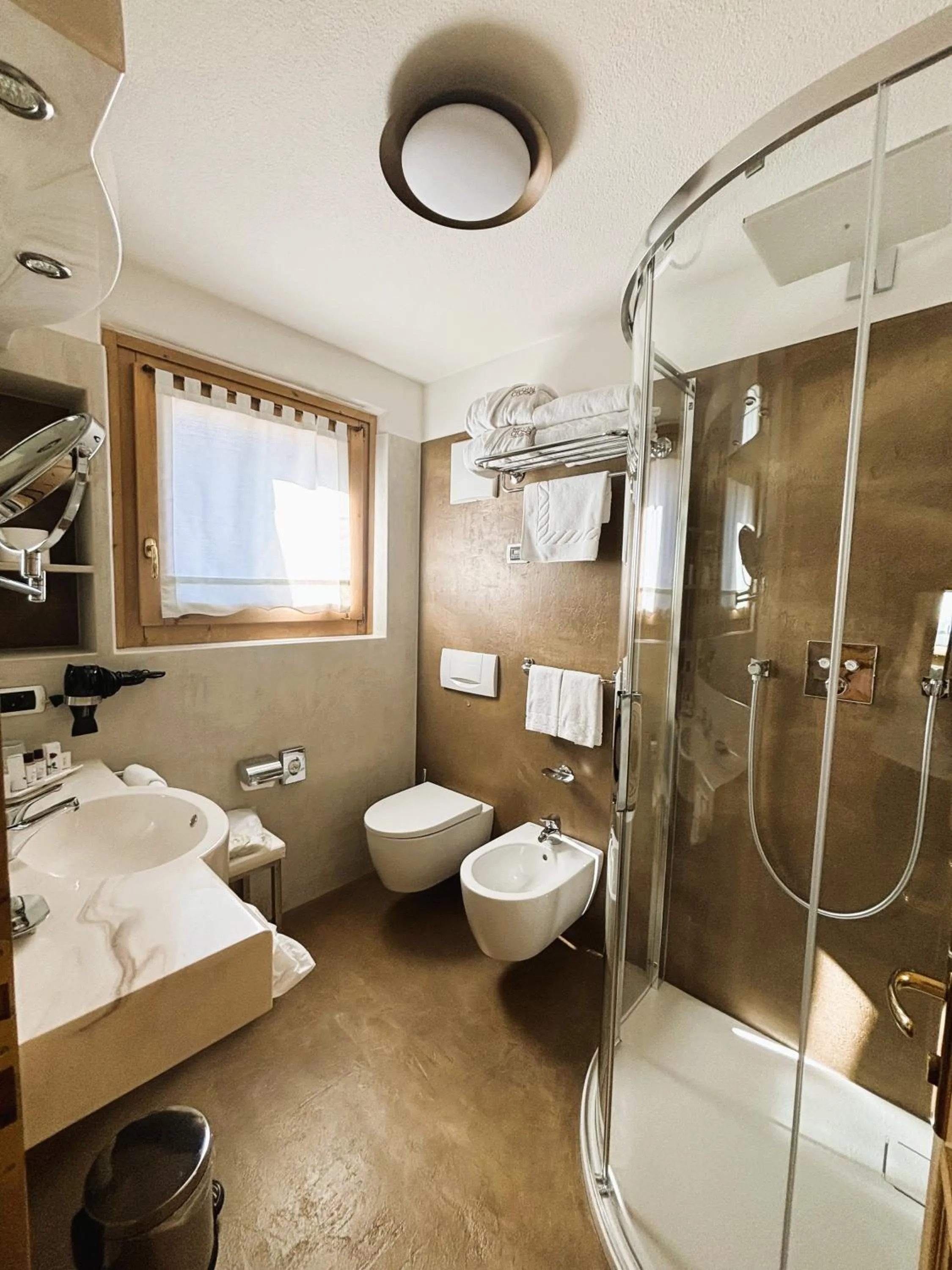 Bathroom in Hotel Crosal