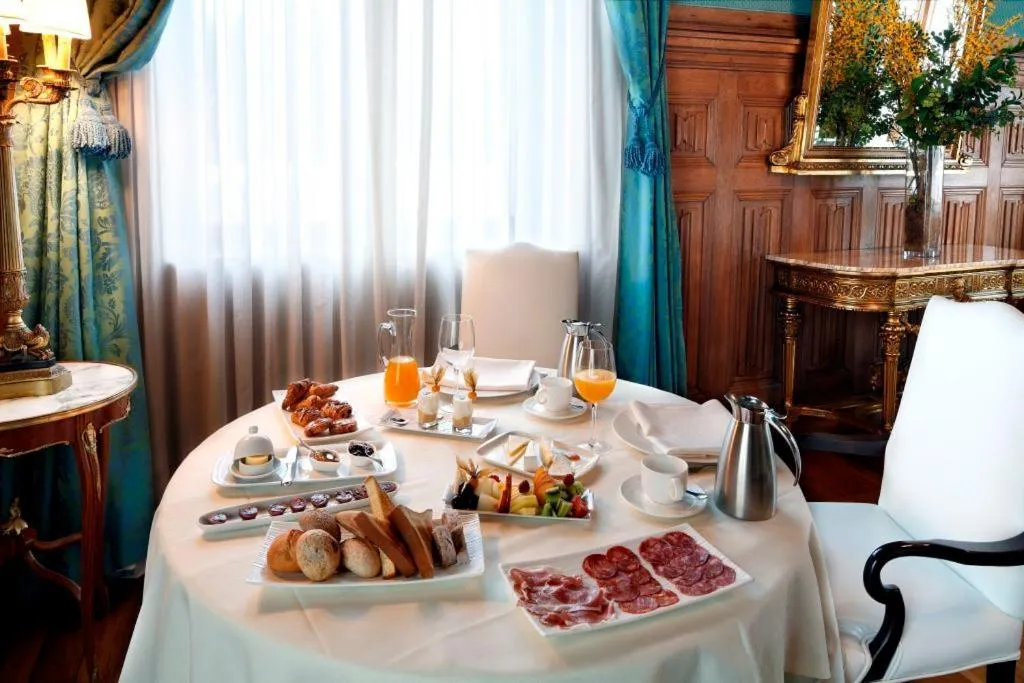 Day in Hotel Castillo de Arteaga