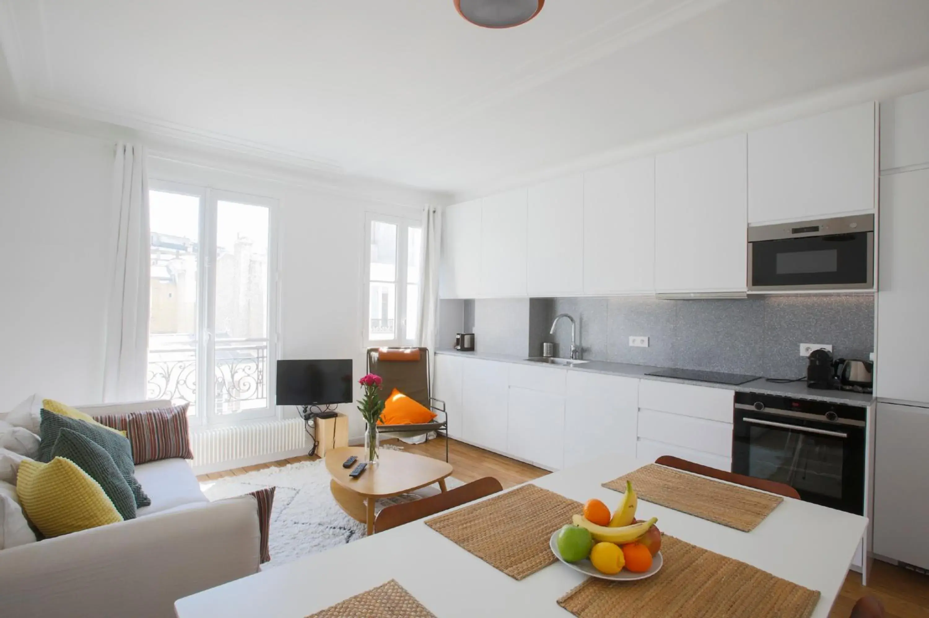 Appartement familial calme près de la Tour Eiffel Appartement familial calme près de la Tour Eiffel