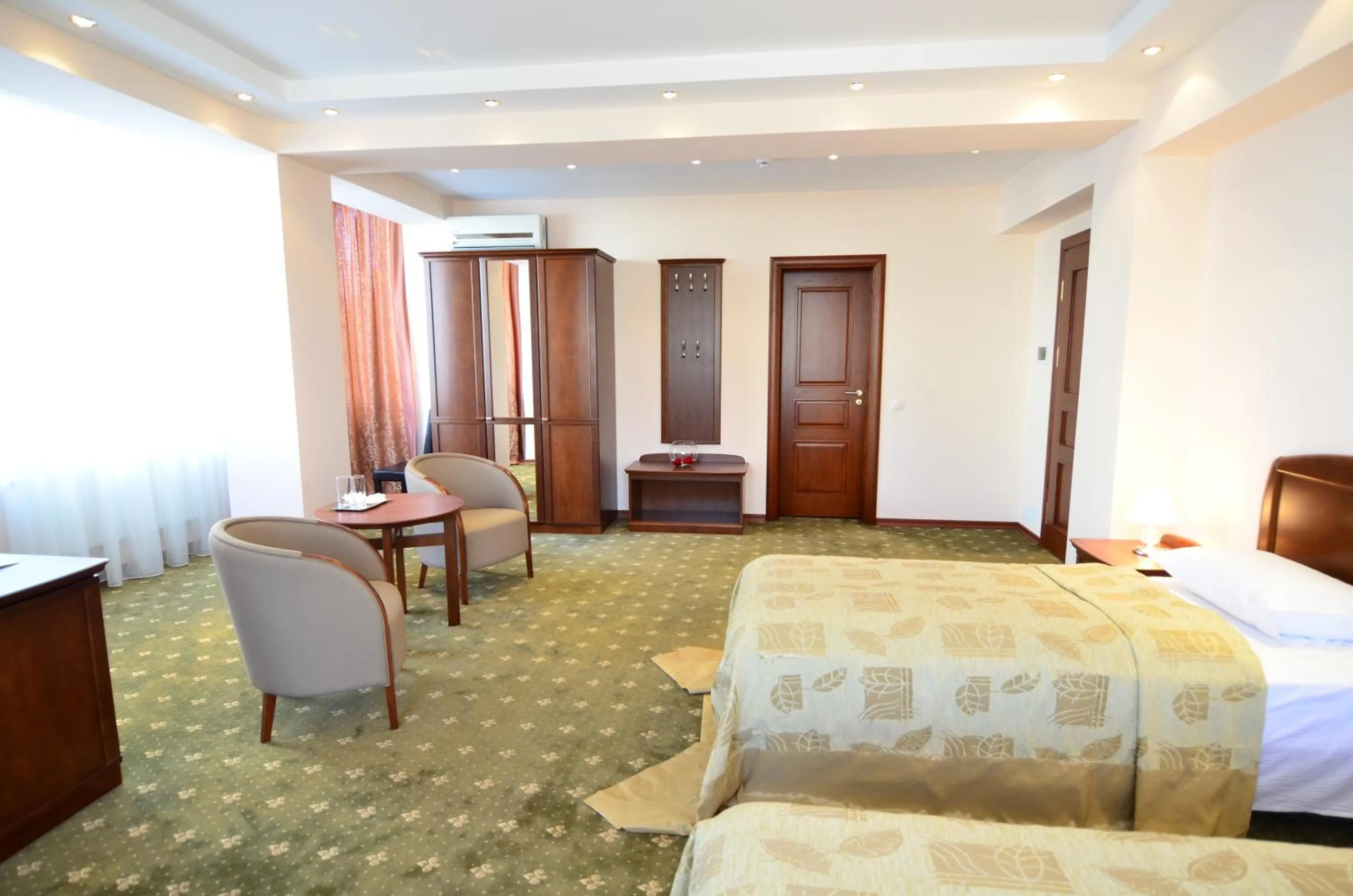 Photo of the whole room, Bed in Platinum Hotel