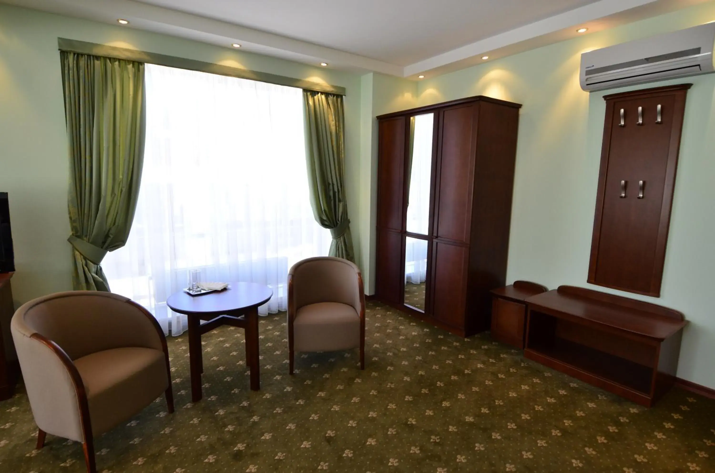 Double Room with Extra Bed in Platinum Hotel Double Room with Extra Bed in Platinum Hotel