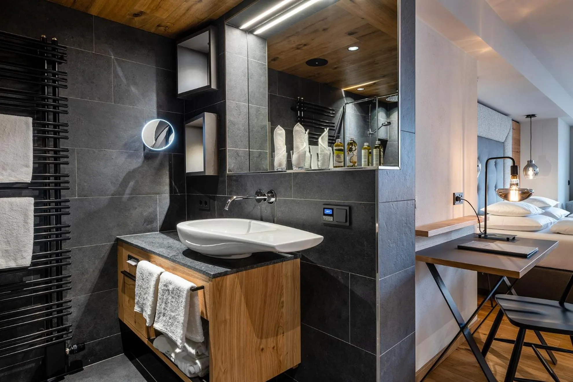 Bathroom in Hotel das Zwölferhaus