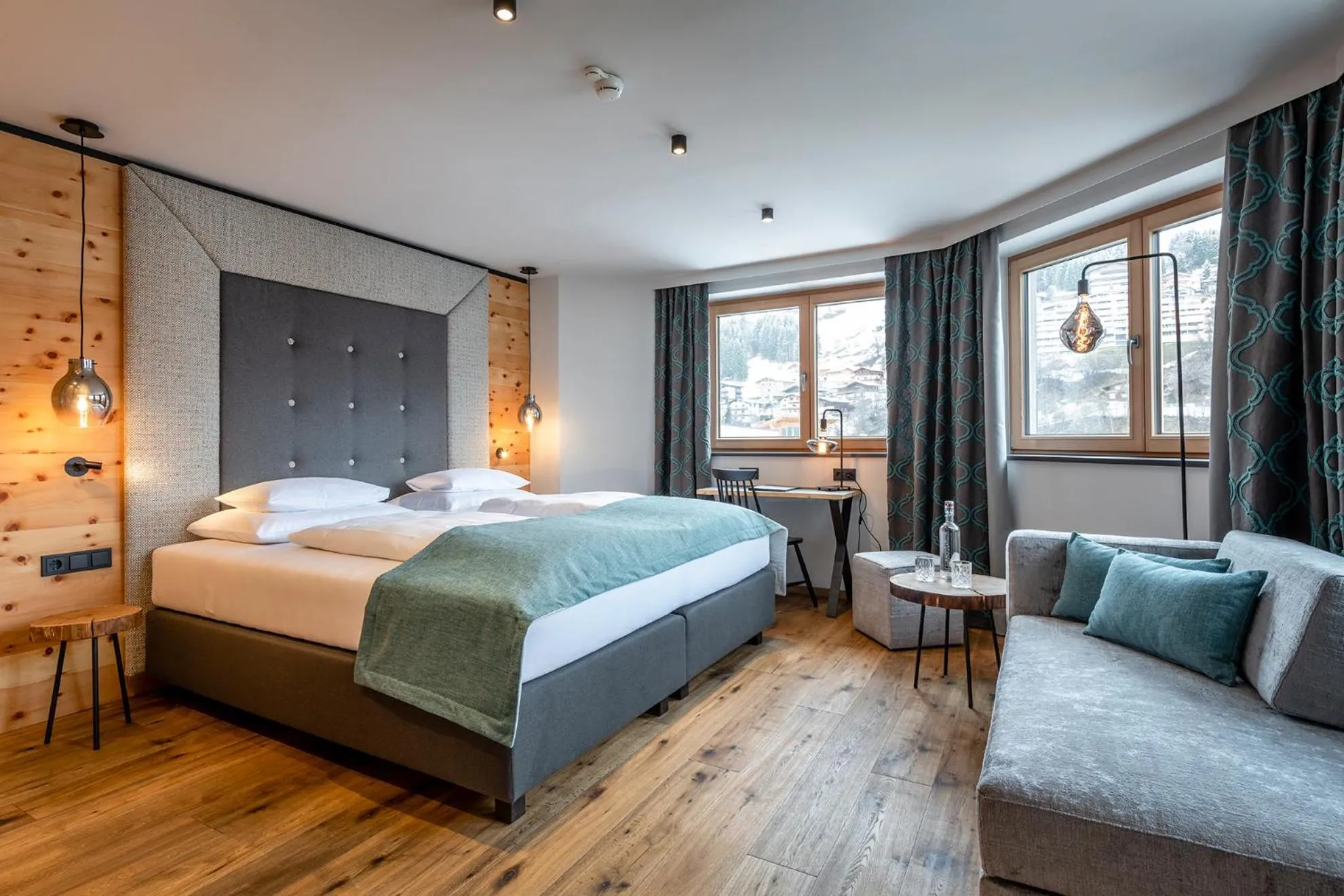 Photo of the whole room, Bed in Hotel das Zwölferhaus