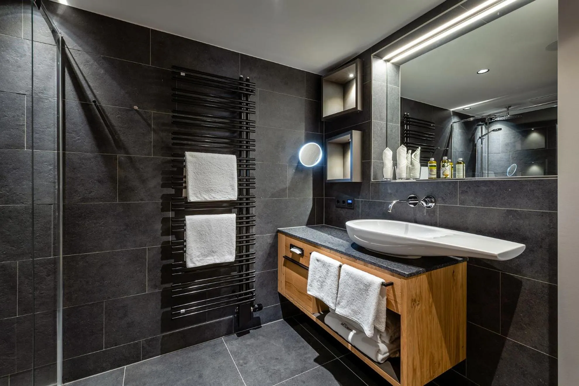 Bathroom in Hotel das Zwölferhaus