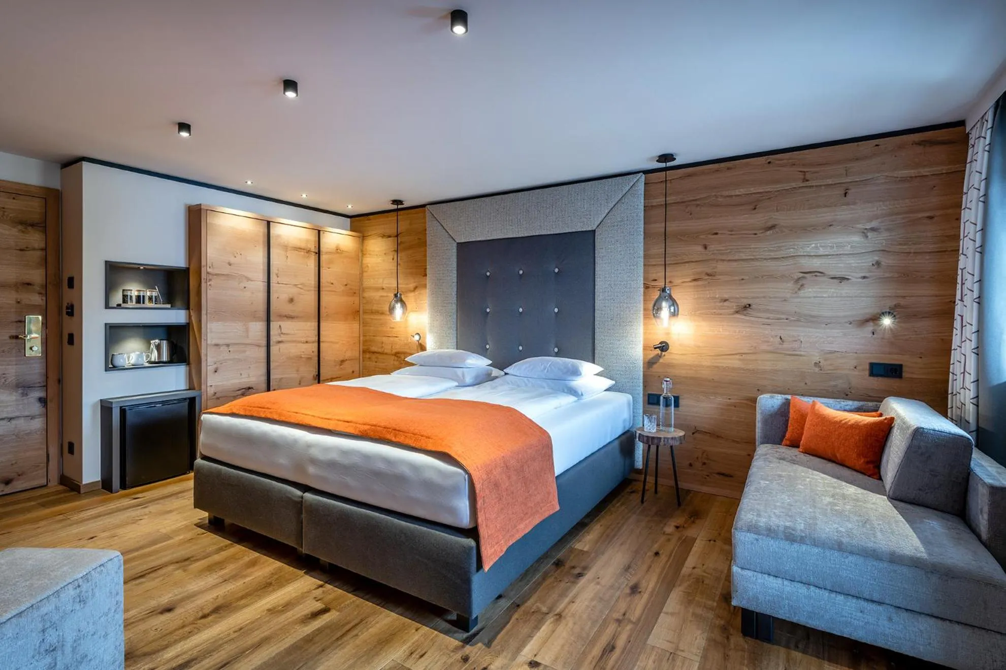 Photo of the whole room, Bed in Hotel das Zwölferhaus