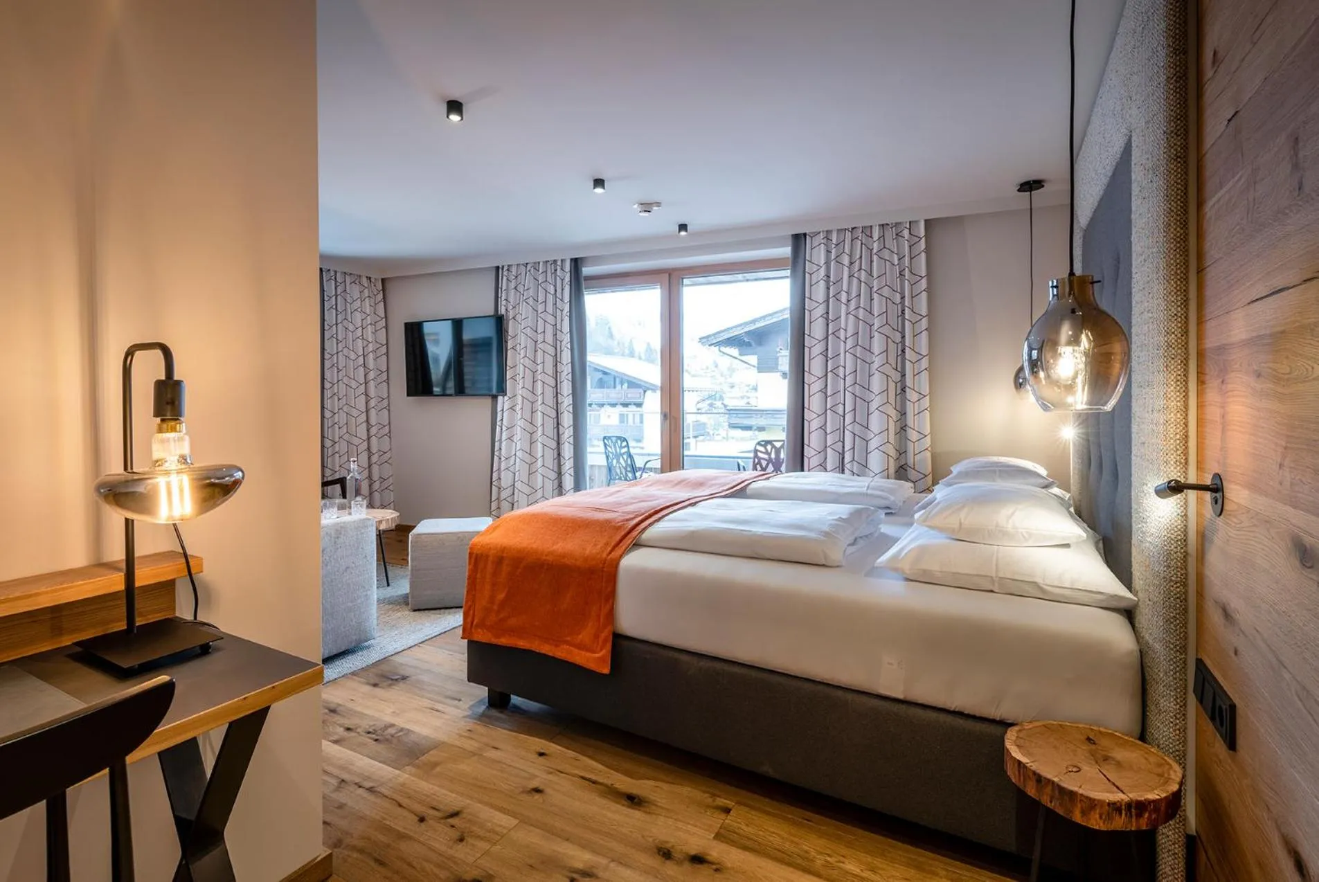 Photo of the whole room, Bed in Hotel das Zwölferhaus