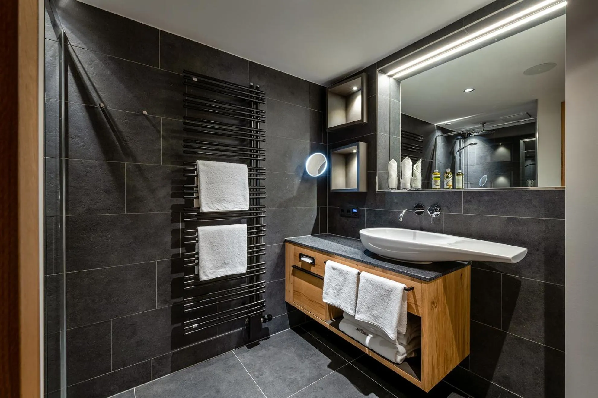 Bathroom in Hotel das Zwölferhaus