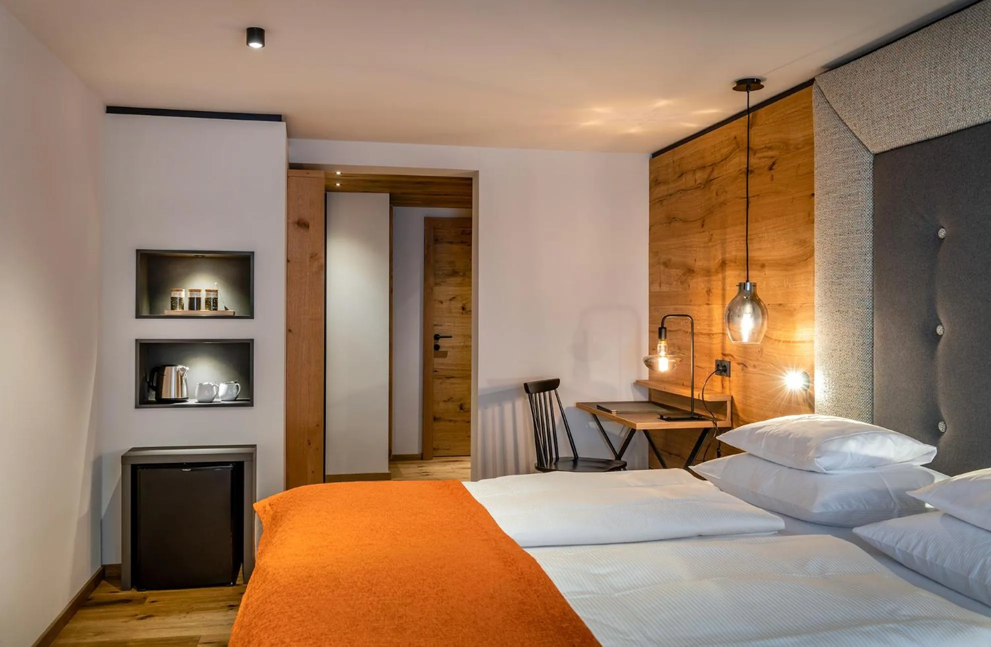 Photo of the whole room, Bed in Hotel das Zwölferhaus