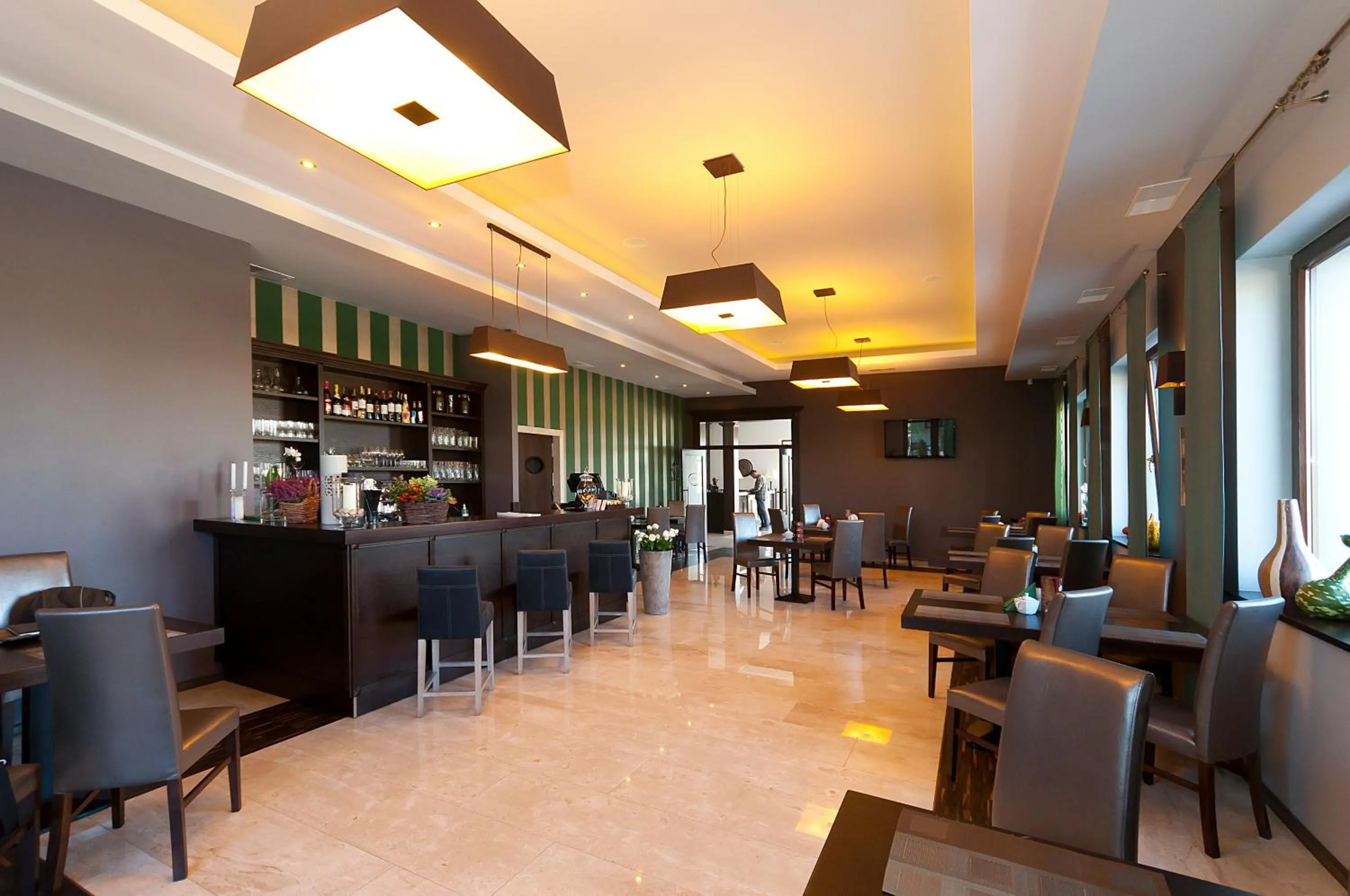 Restaurant/places to eat in Hotel Oriza