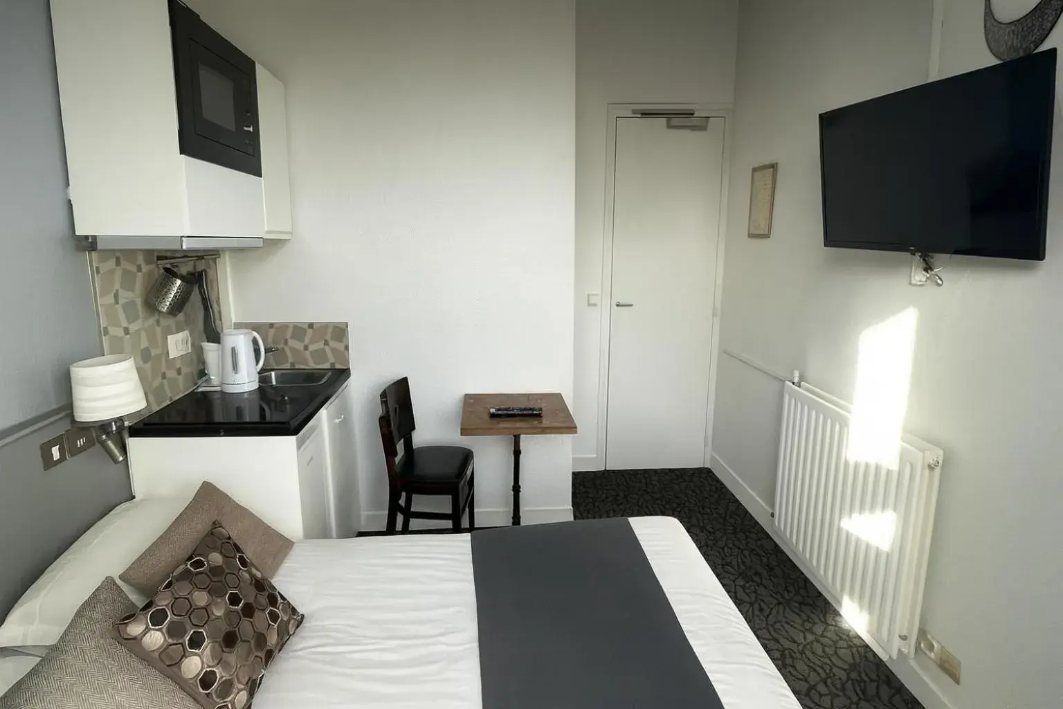 Single Room with Kitchenette in Hôtel du Parc Montsouris Single Room with Kitchenette in Hôtel du Parc Montsouris