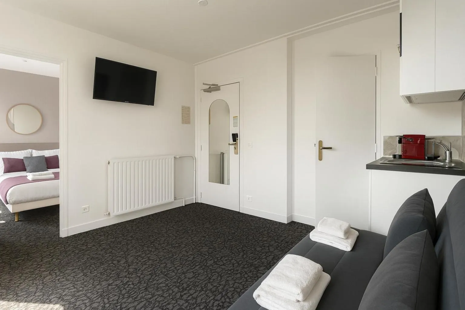 TV and multimedia, Bed in Hôtel du Parc Montsouris